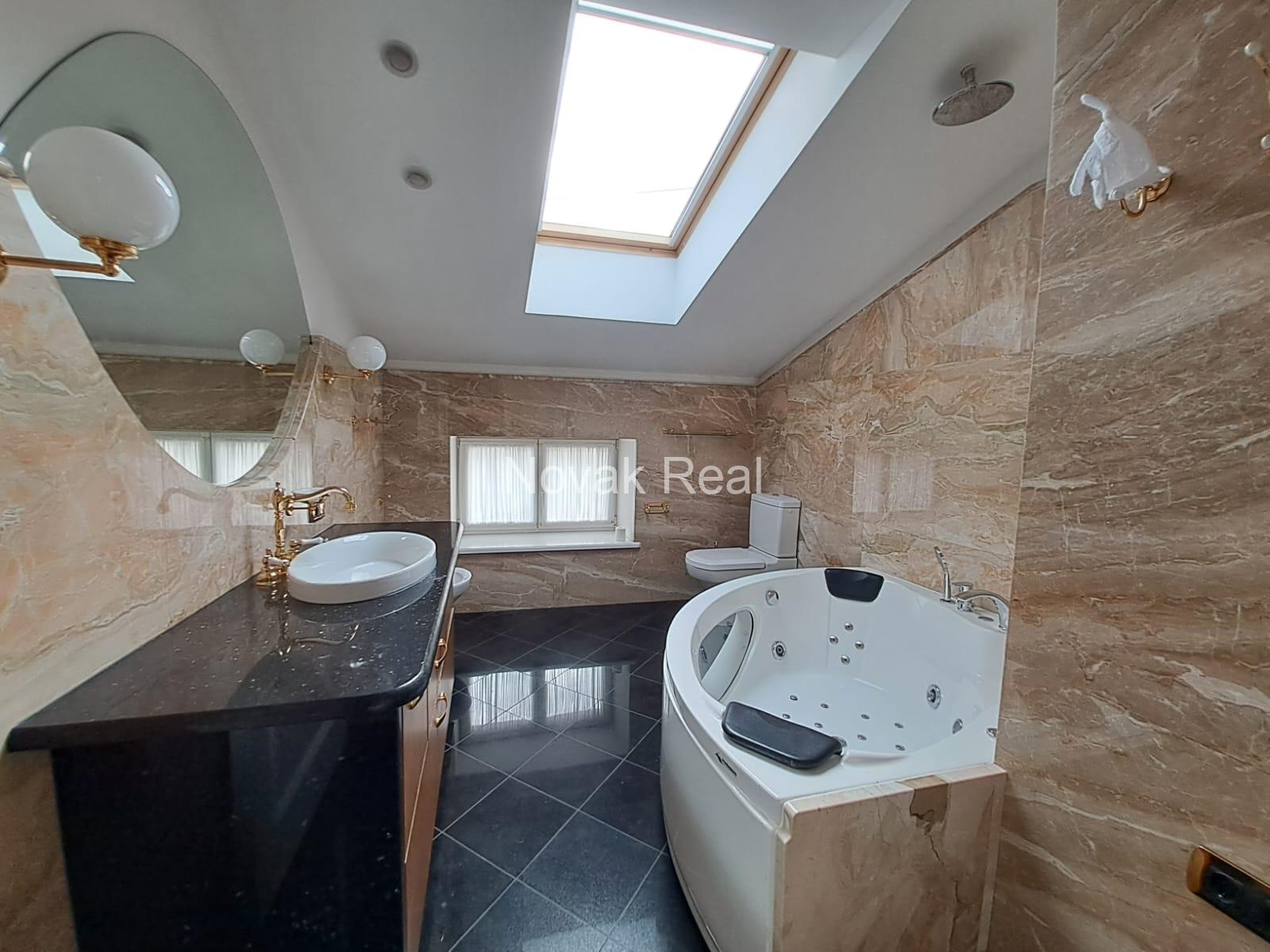 A cozy apartment with a terrace is available for rent in a beautiful building after full renovation