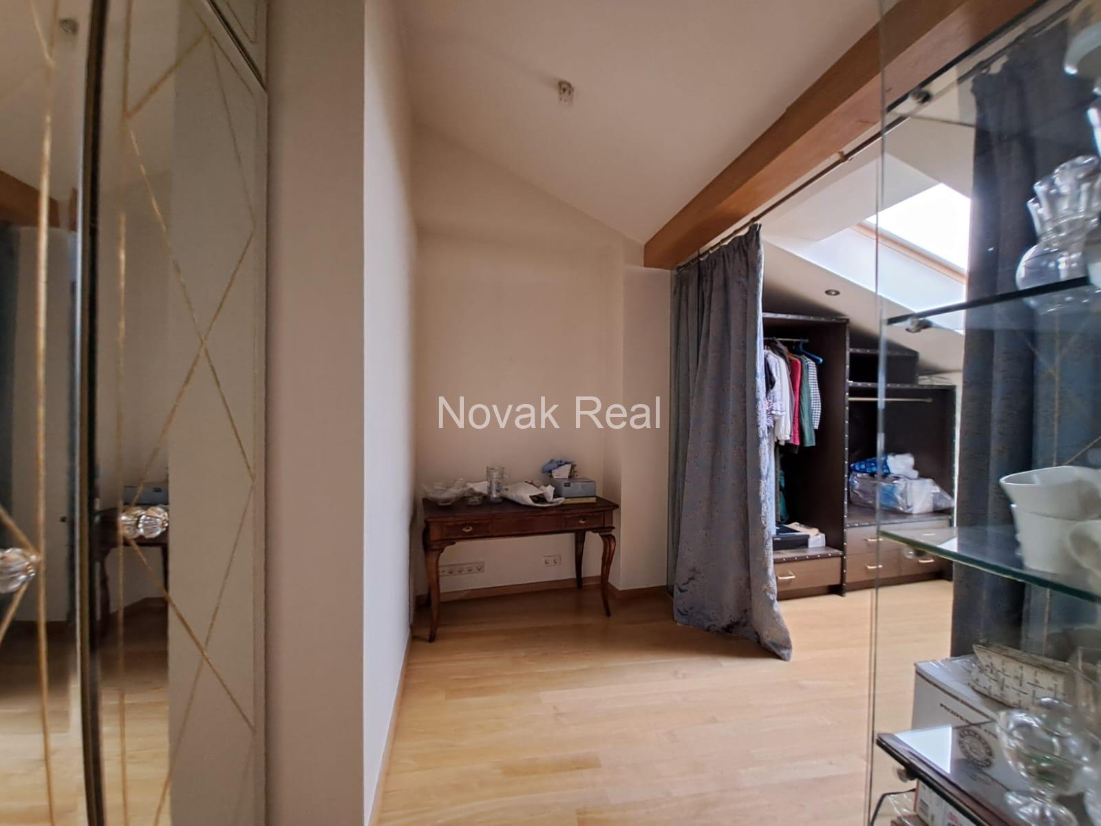 A cozy apartment with a terrace is available for rent in a beautiful building after full renovation