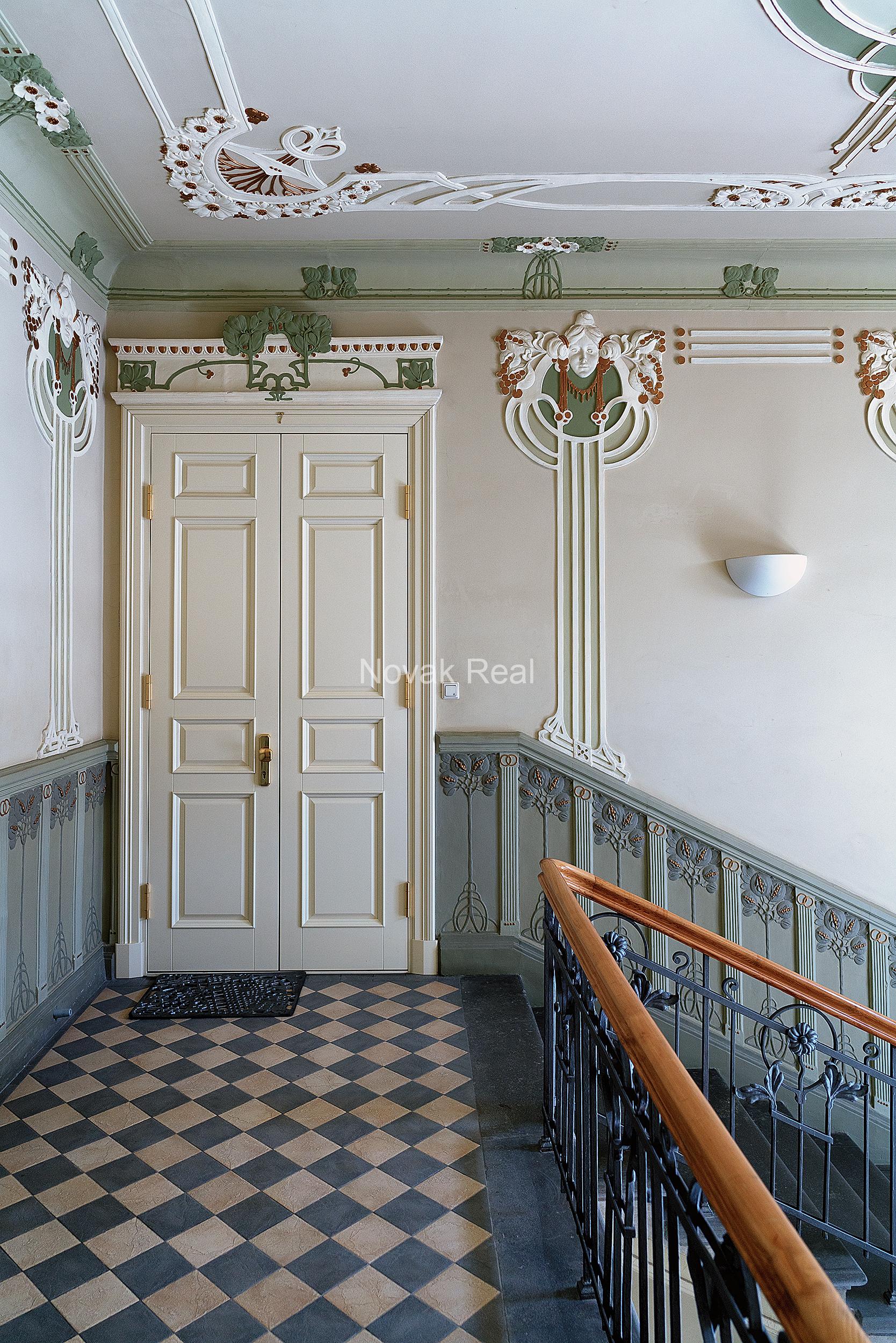 A unique property for sale – an apartment in the Embassy area (Quiet city centre)