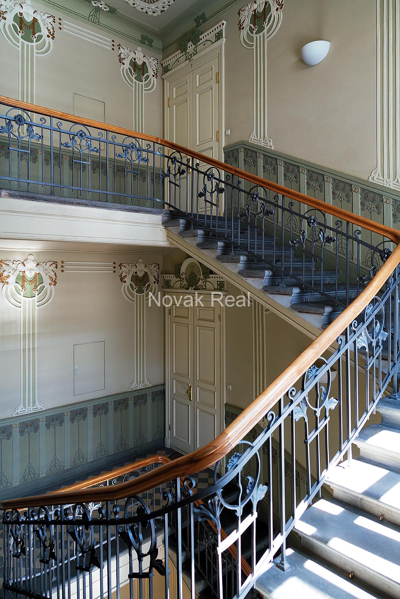 A unique property for sale – an apartment in the Embassy area (Quiet city centre)