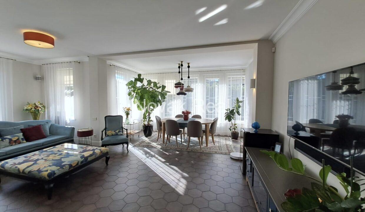 db9e73dc-bc75-4d41-b668-78dedce1ff2d