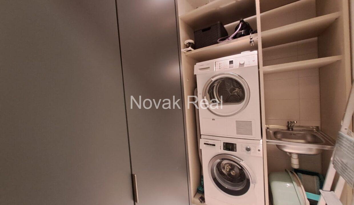 09b83778-e1af-4440-af3f-ccd474b688ad