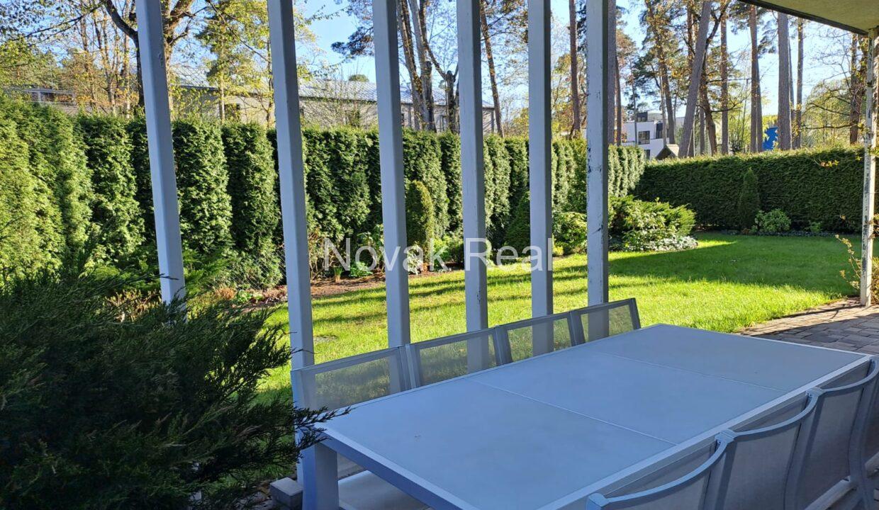 16274105-5185-475f-a292-85a05c400d7b