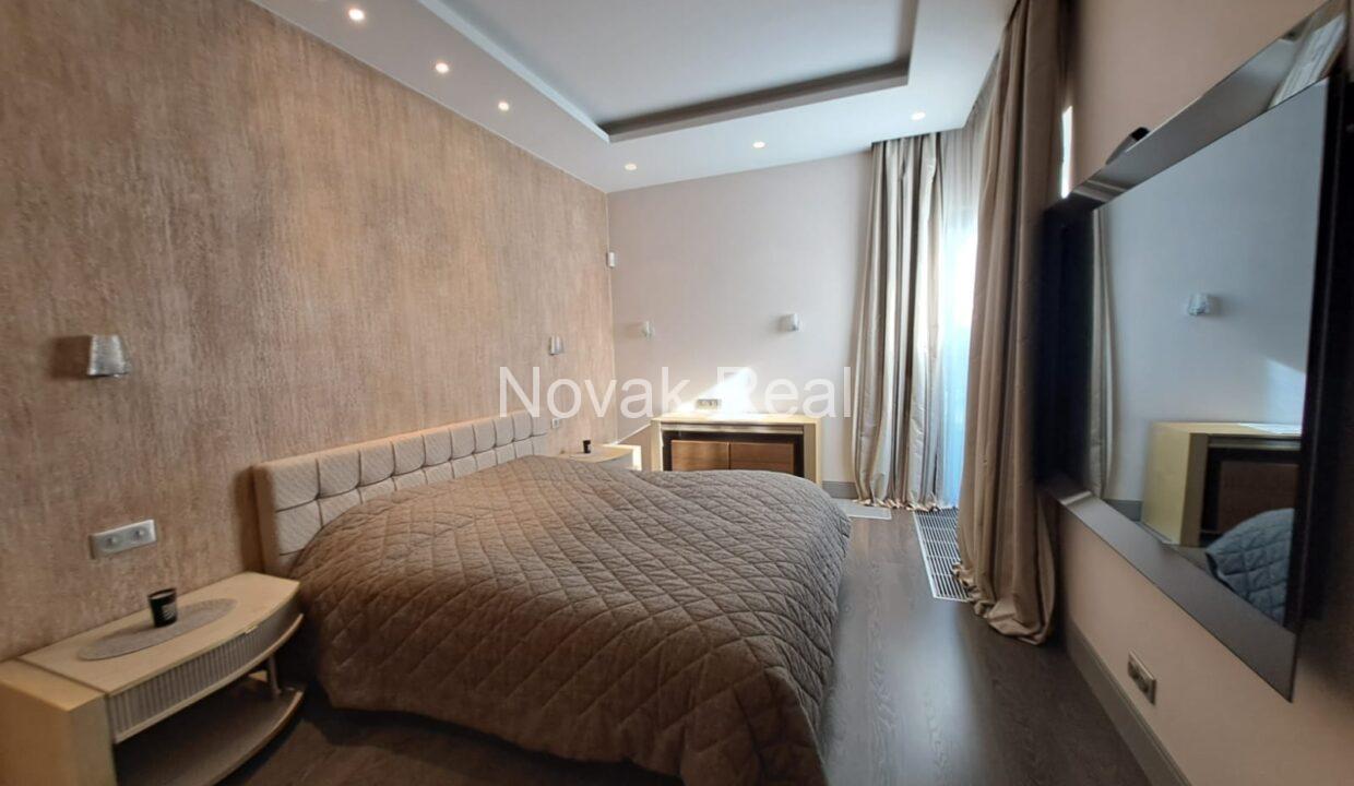 3d504047-6f2b-450c-8f40-23117e200bd6