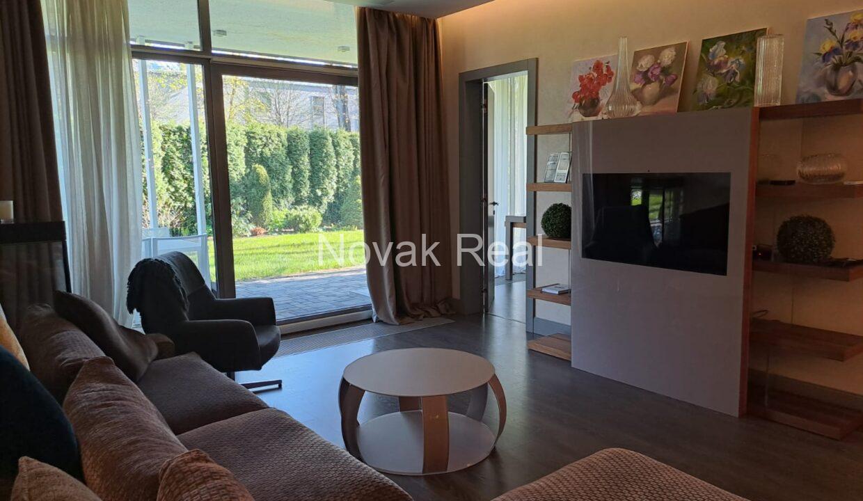 9068aab1-32ef-4842-be18-6cf78f63ce12