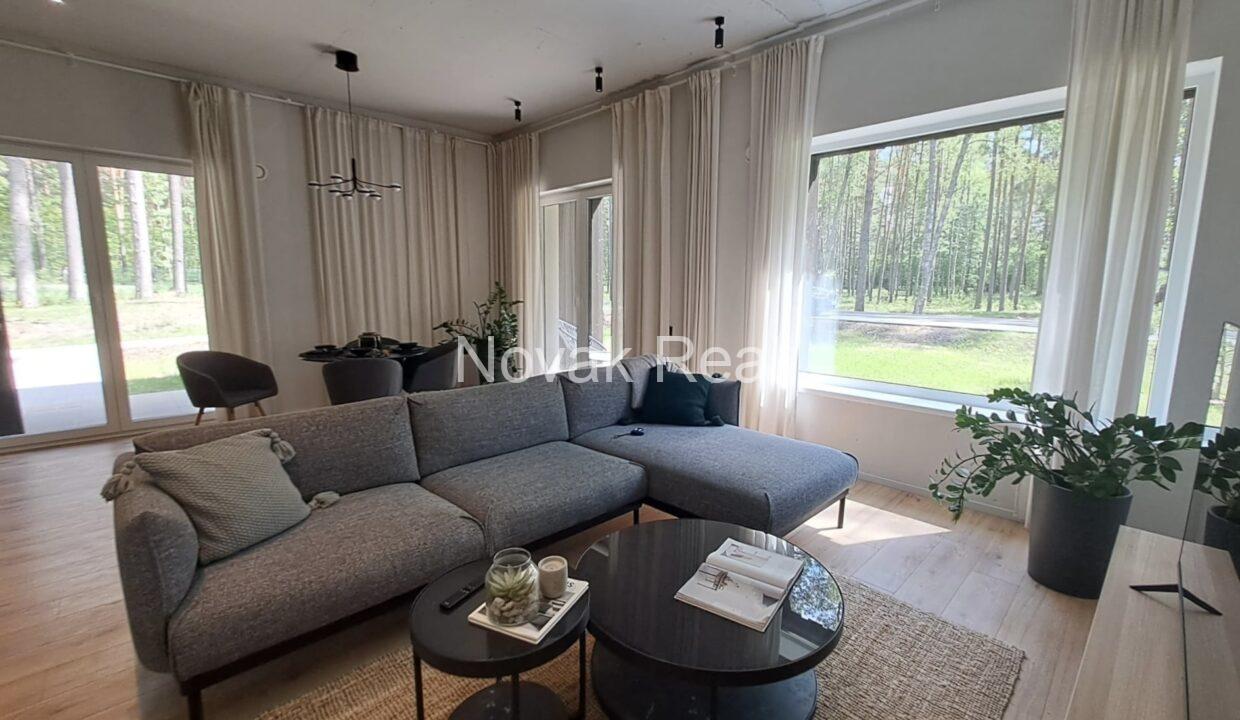 9de2bee9-9a7c-48ca-8ca4-9012f414040a