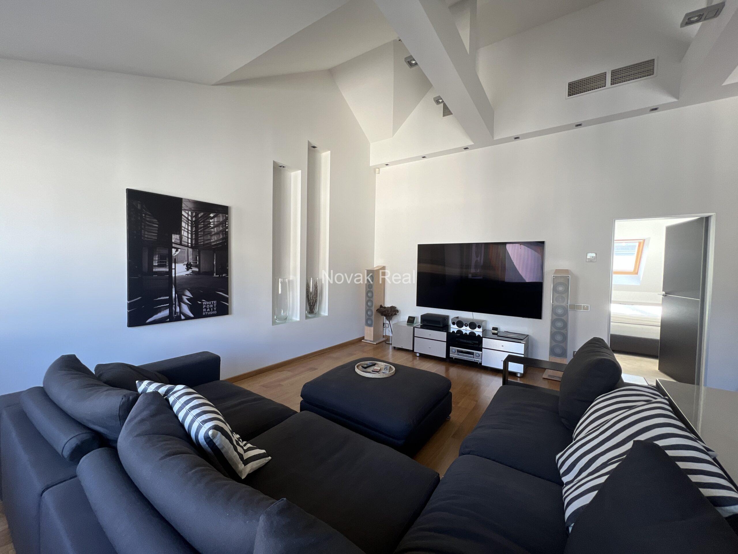 A designer apartment in a clubhouse is for rent in the quiet city centre