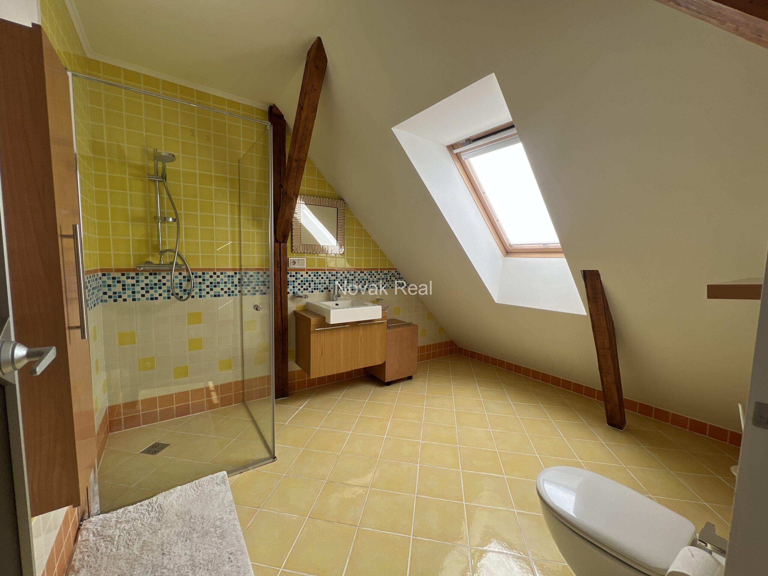 A designer apartment in a clubhouse is for rent in the quiet city centre