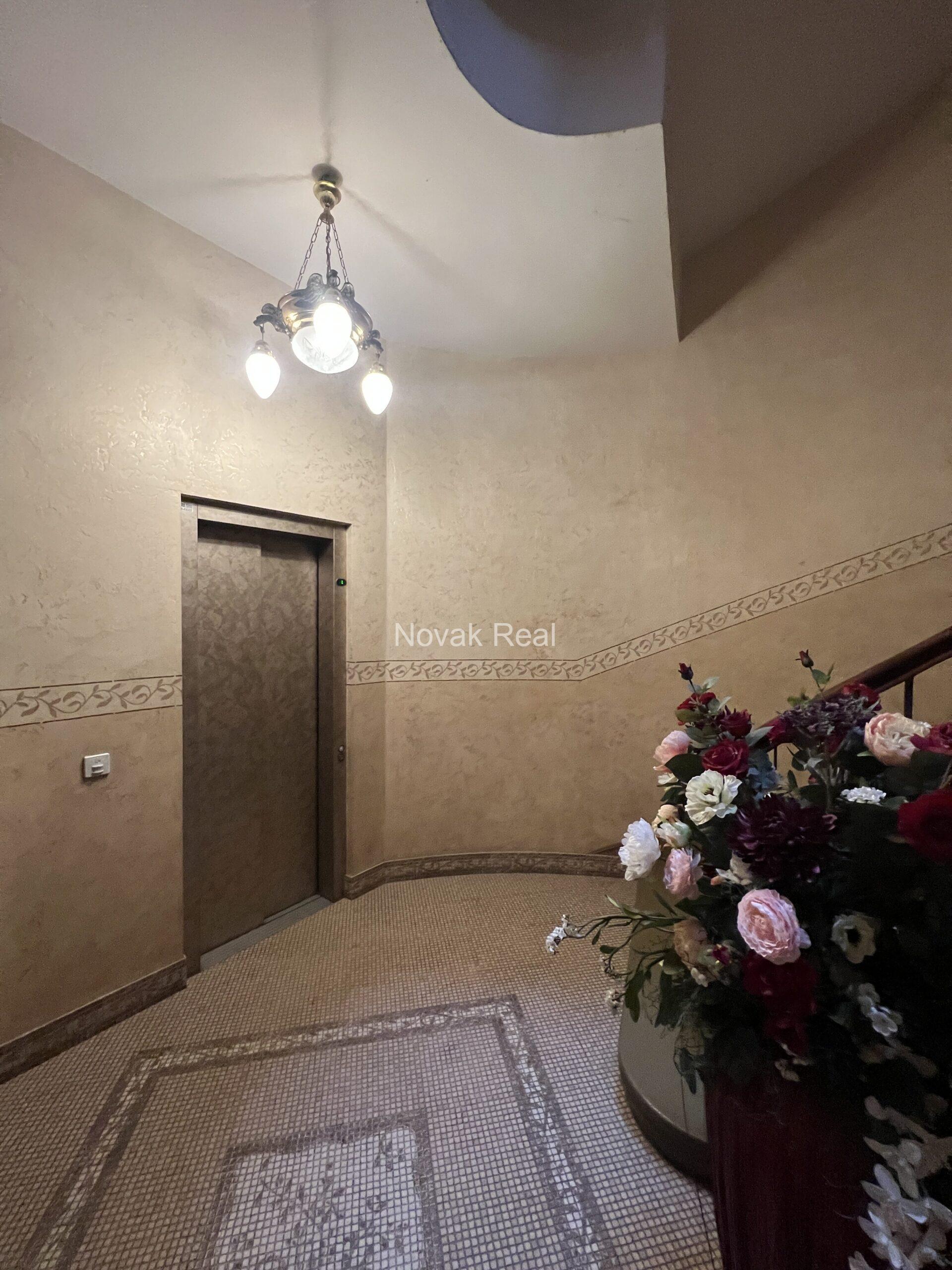 A designer apartment in a clubhouse is for rent in the quiet city centre