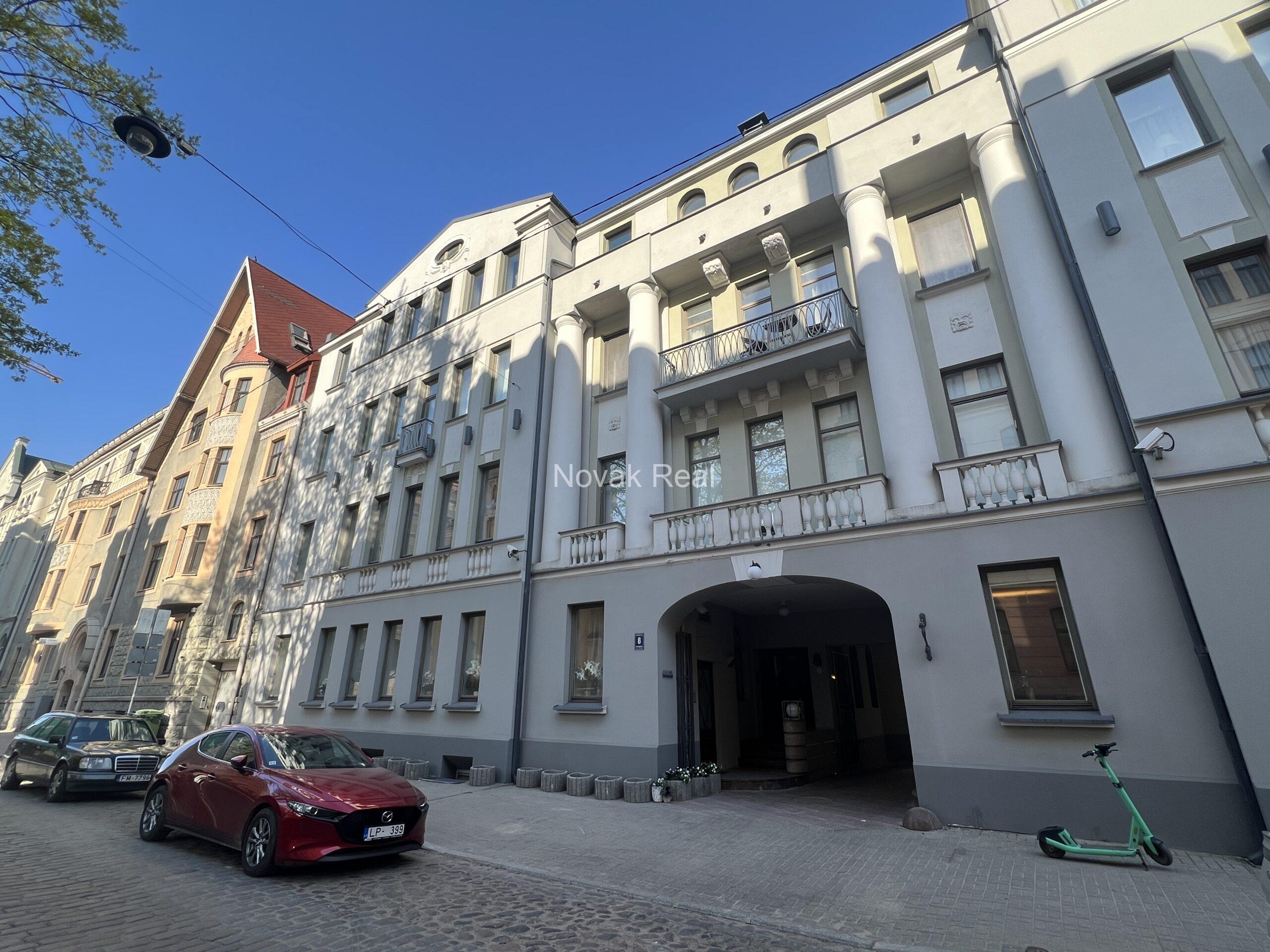 A designer apartment in a clubhouse is for rent in the quiet city centre