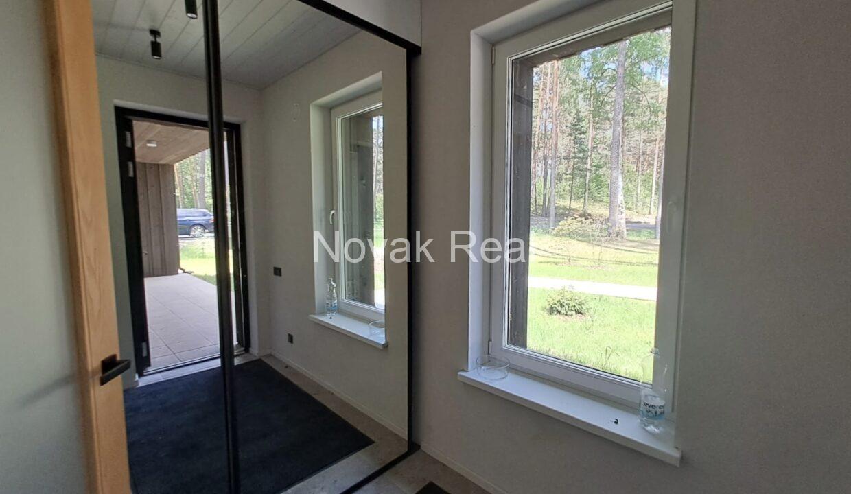 a1d69ed5-5b0e-42dc-8c52-520d4f9a8a58