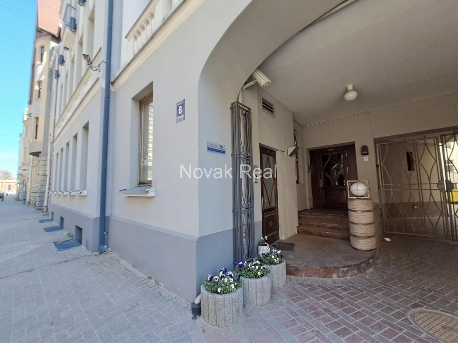A designer apartment in a clubhouse is for rent in the quiet city centre