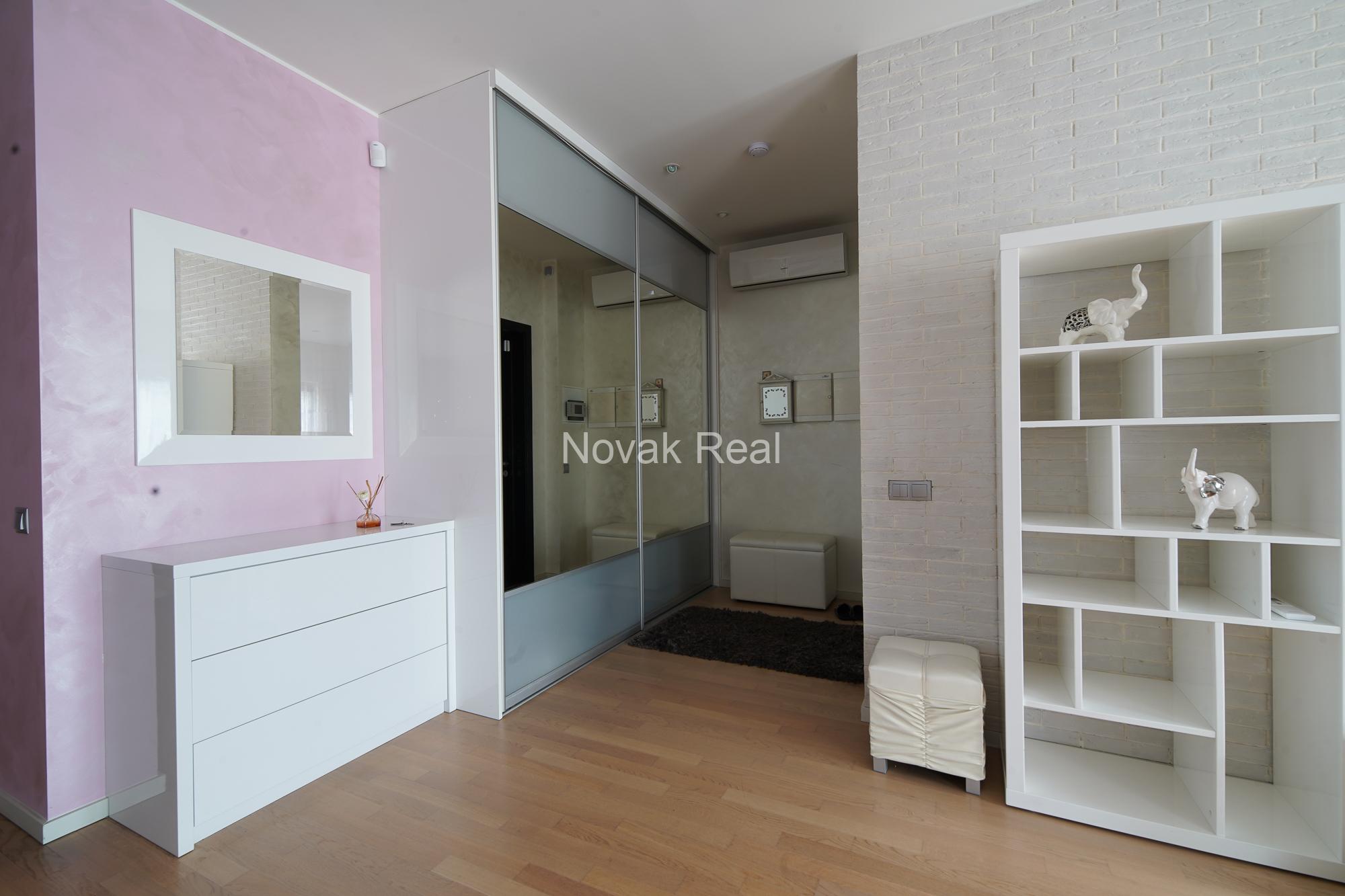 A 3-room apartment is available to rent in the Quiet city centre, in a new project