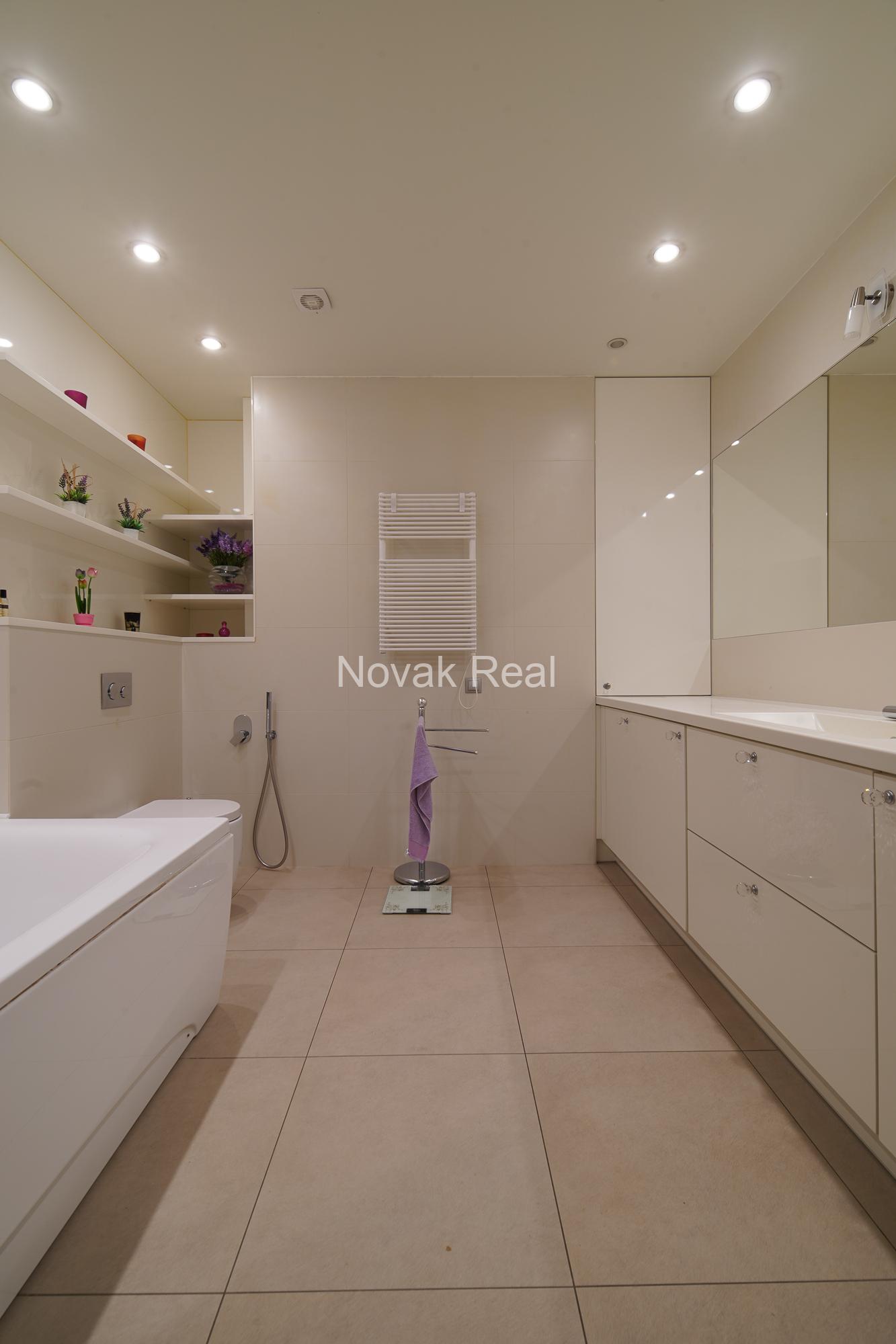 A 3-room apartment is available to rent in the Quiet city centre, in a new project