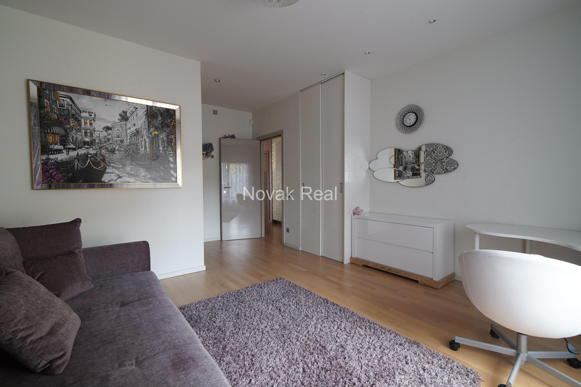 A 3-room apartment is available to rent in the Quiet city centre, in a new project