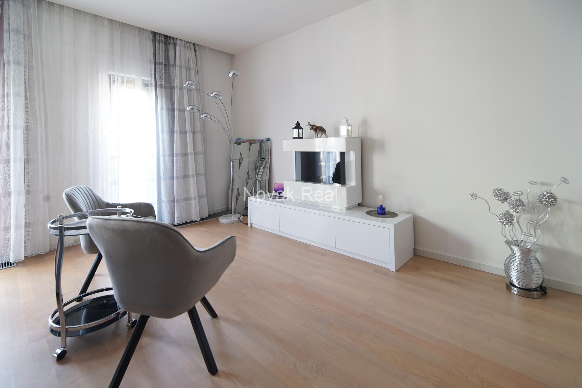 A 3-room apartment is available to rent in the Quiet city centre, in a new project