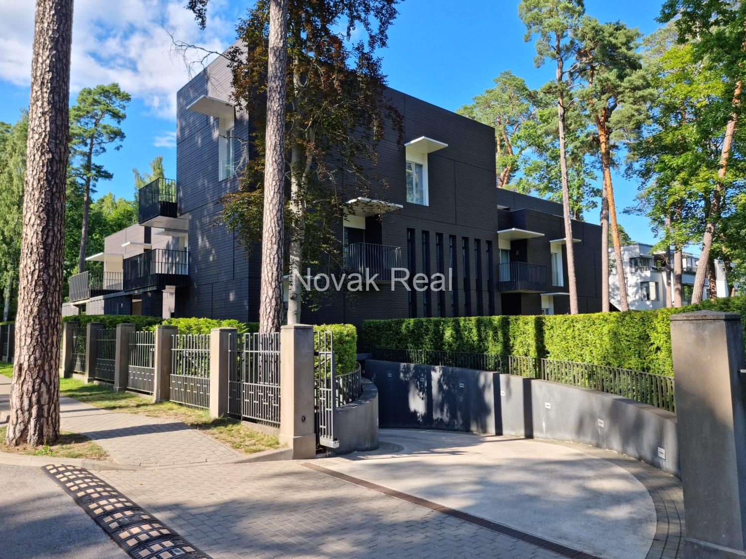 В клубном доме на первой линии к морю продается квартира