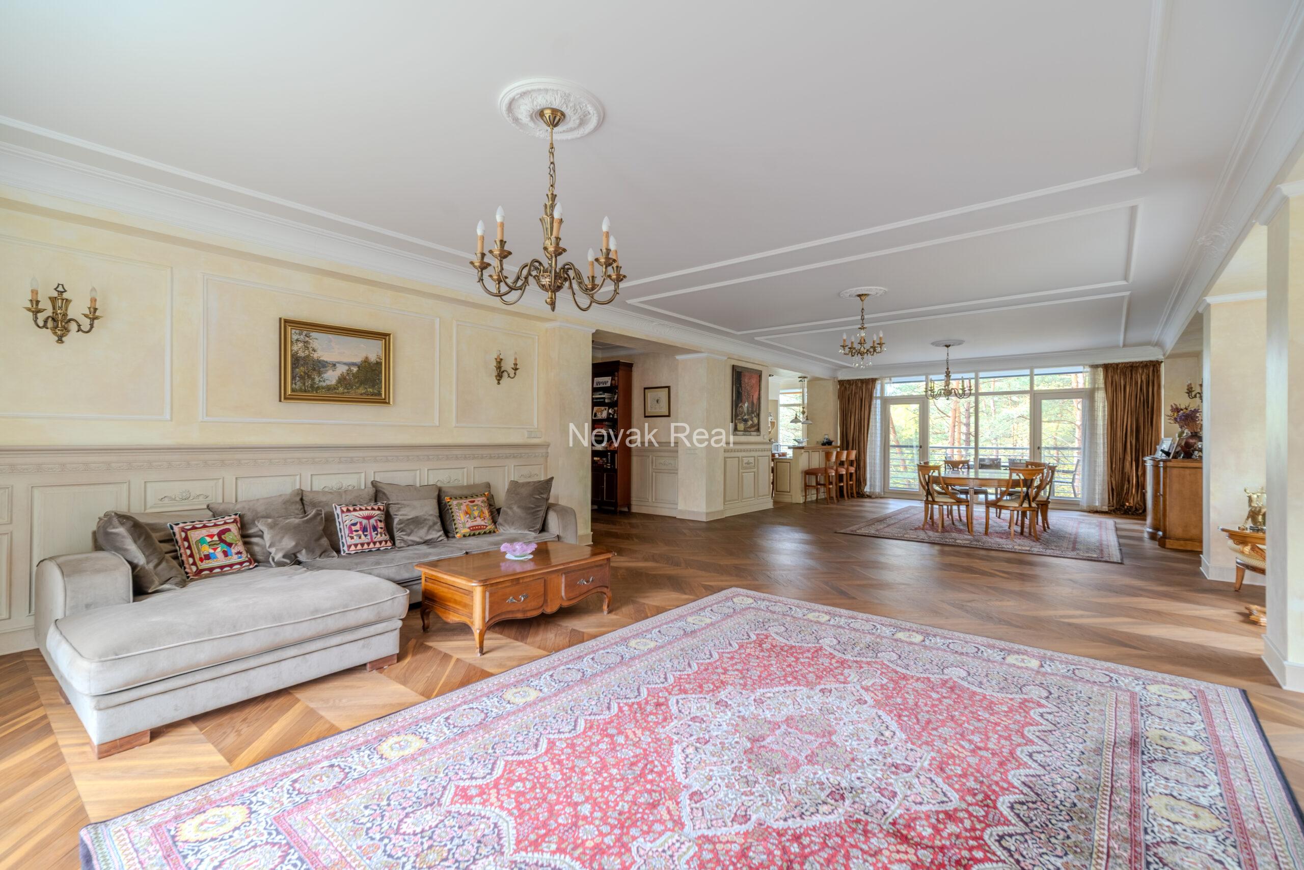 For sale is a beautiful apartment in the «Marienbad» residential complex