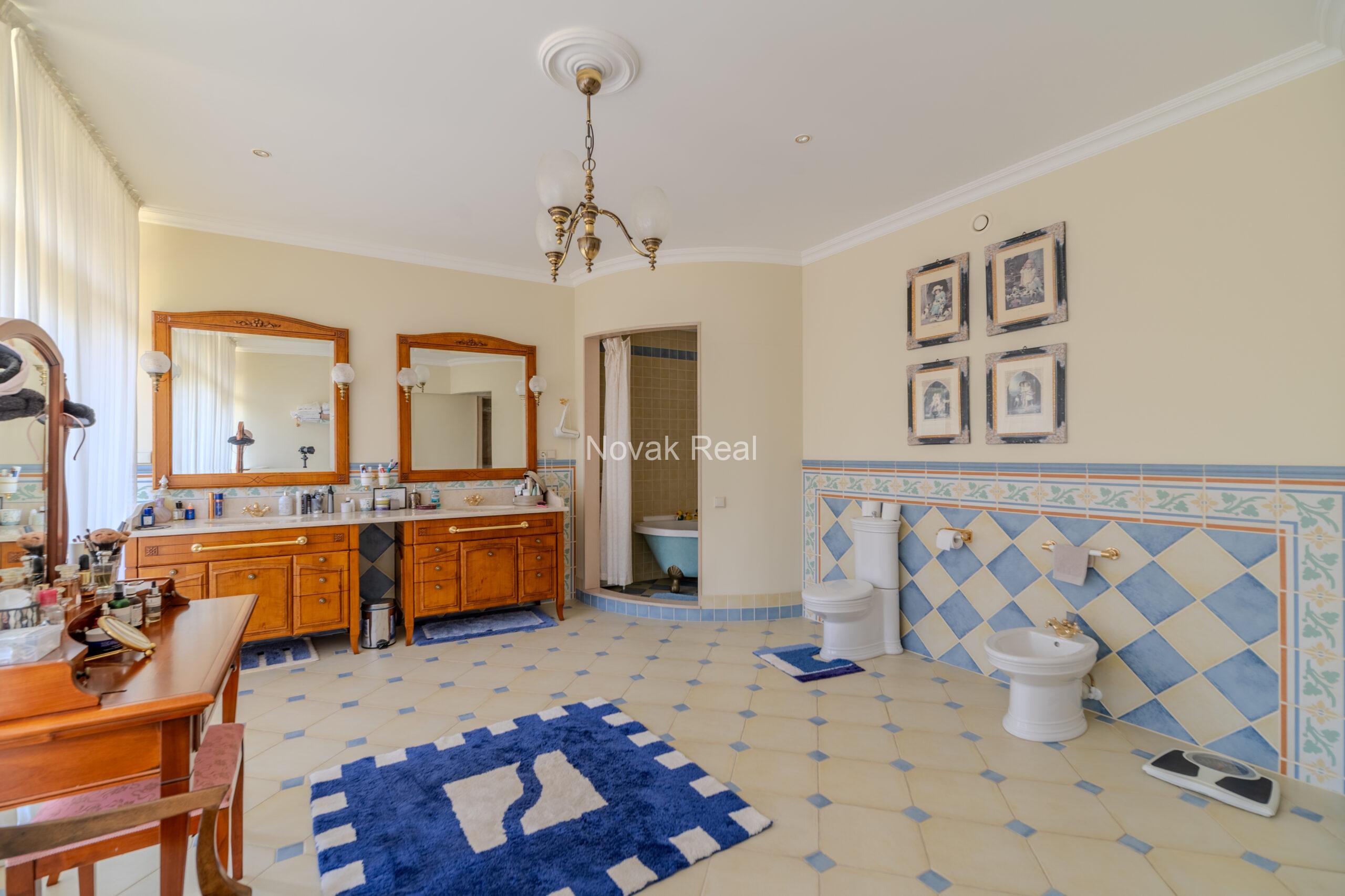For sale is a beautiful apartment in the «Marienbad» residential complex
