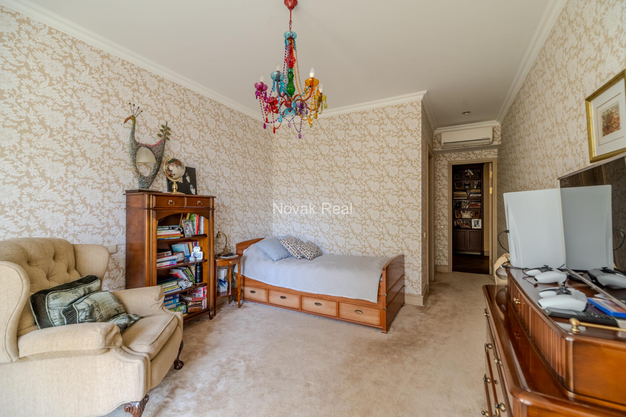 For sale is a beautiful apartment in the «Marienbad» residential complex