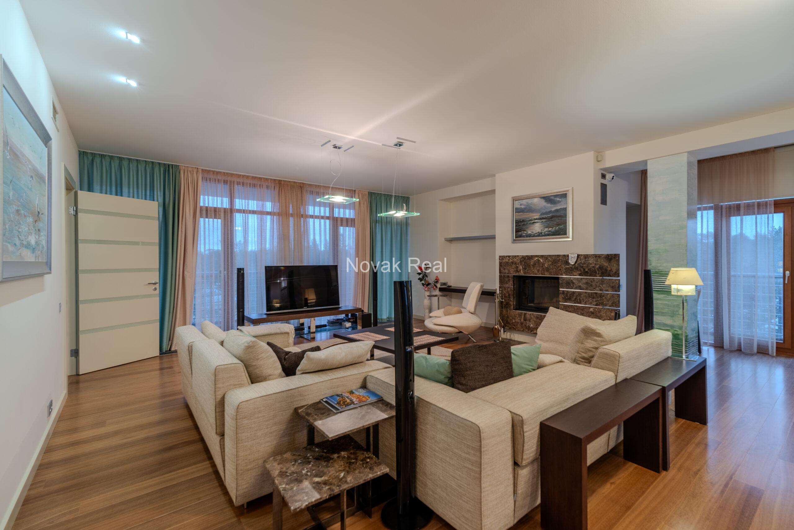 In a quiet part of Jurmala, an excellent spacious apartment is for sale on the 1st line to the sea in the famous complex “Marienbad”