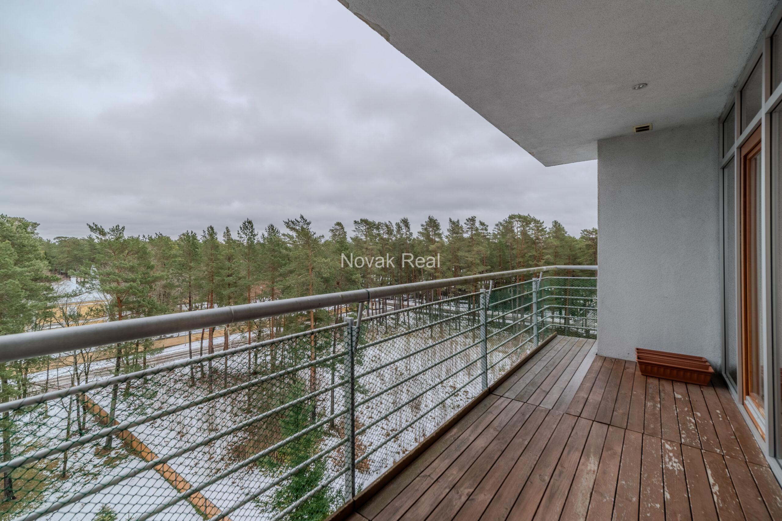 In a quiet part of Jurmala, an excellent spacious apartment is for sale on the 1st line to the sea in the famous complex “Marienbad”