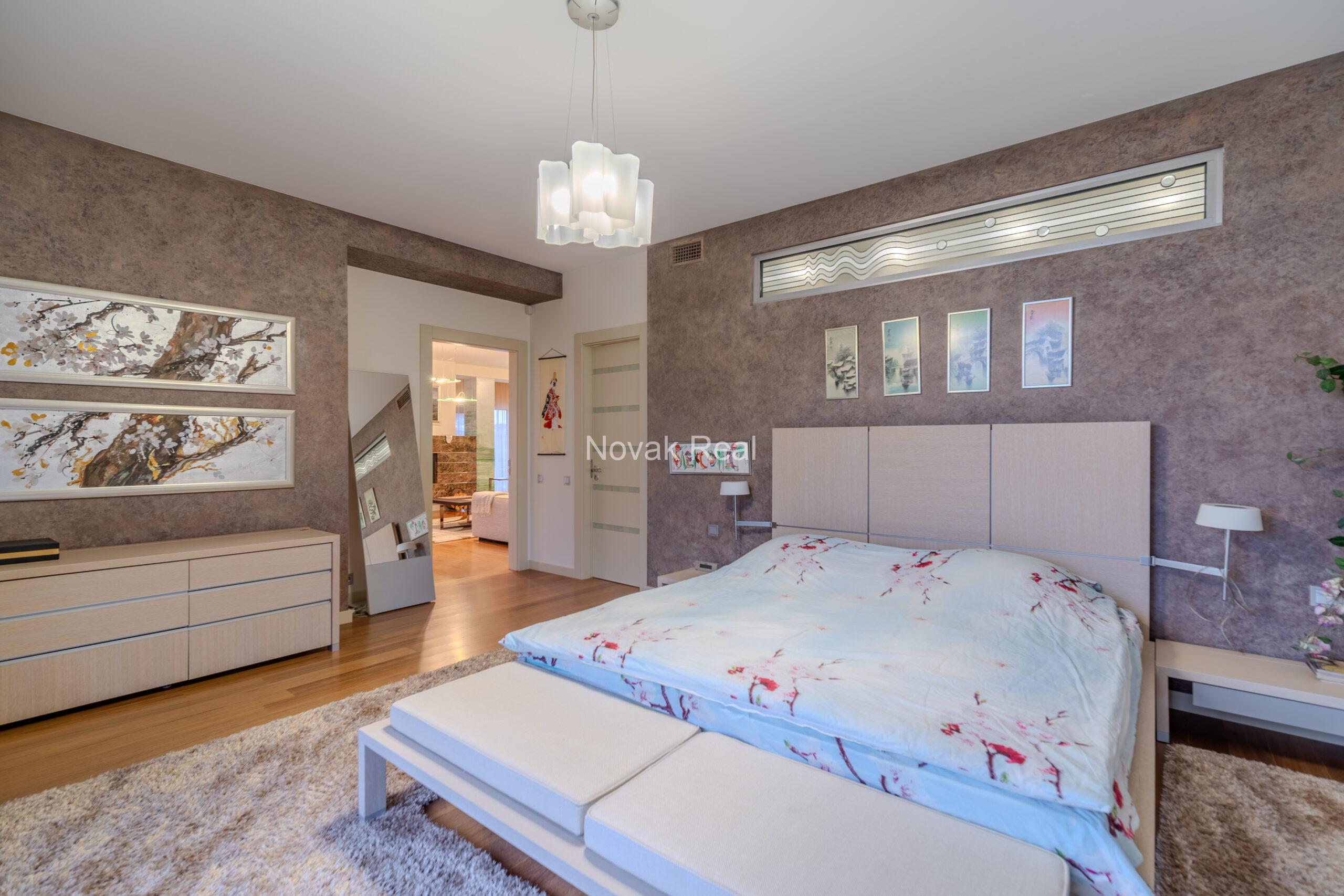 In a quiet part of Jurmala, an excellent spacious apartment is for sale on the 1st line to the sea in the famous complex “Marienbad”
