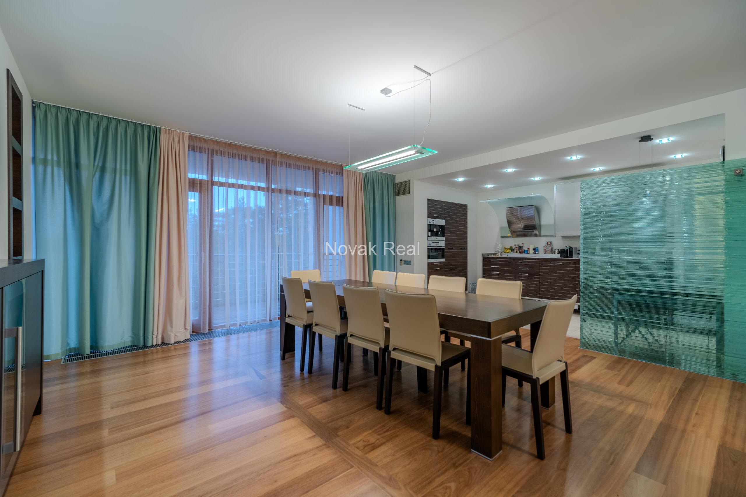 In a quiet part of Jurmala, an excellent spacious apartment is for sale on the 1st line to the sea in the famous complex “Marienbad”