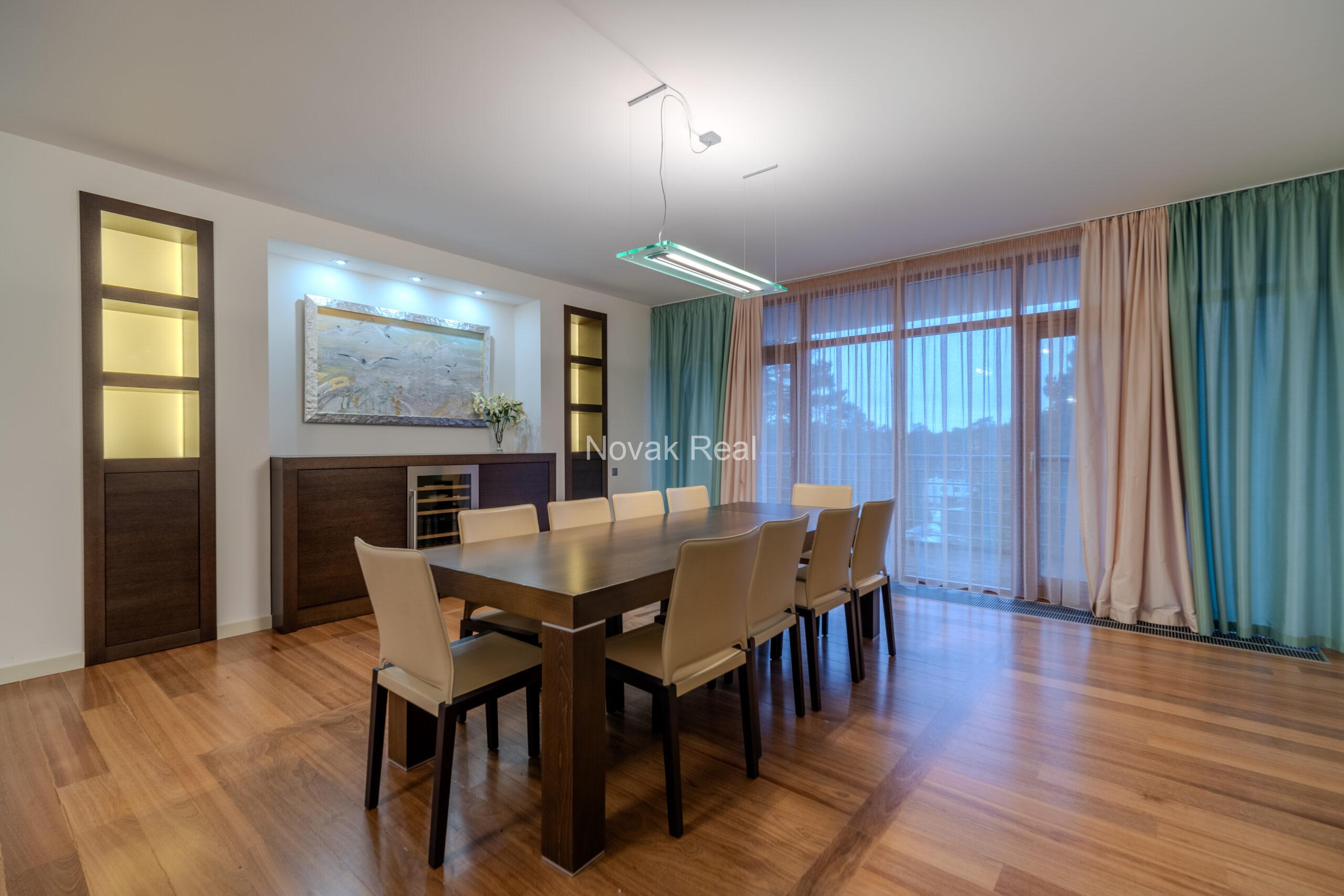 In a quiet part of Jurmala, an excellent spacious apartment is for sale on the 1st line to the sea in the famous complex “Marienbad”