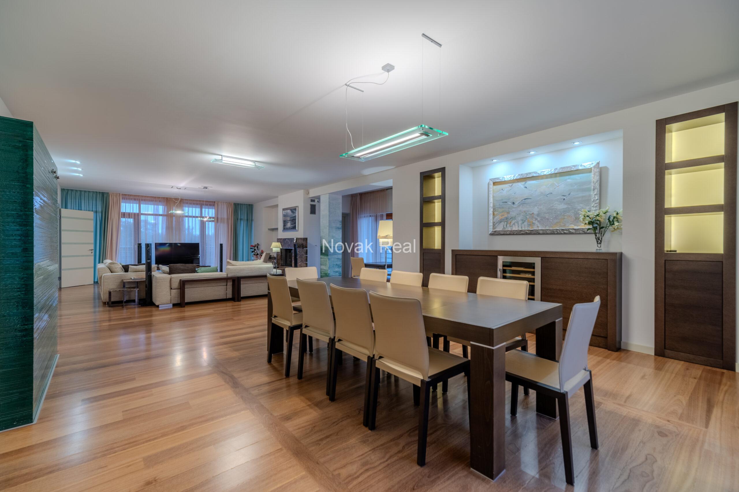 In a quiet part of Jurmala, an excellent spacious apartment is for sale on the 1st line to the sea in the famous complex “Marienbad”