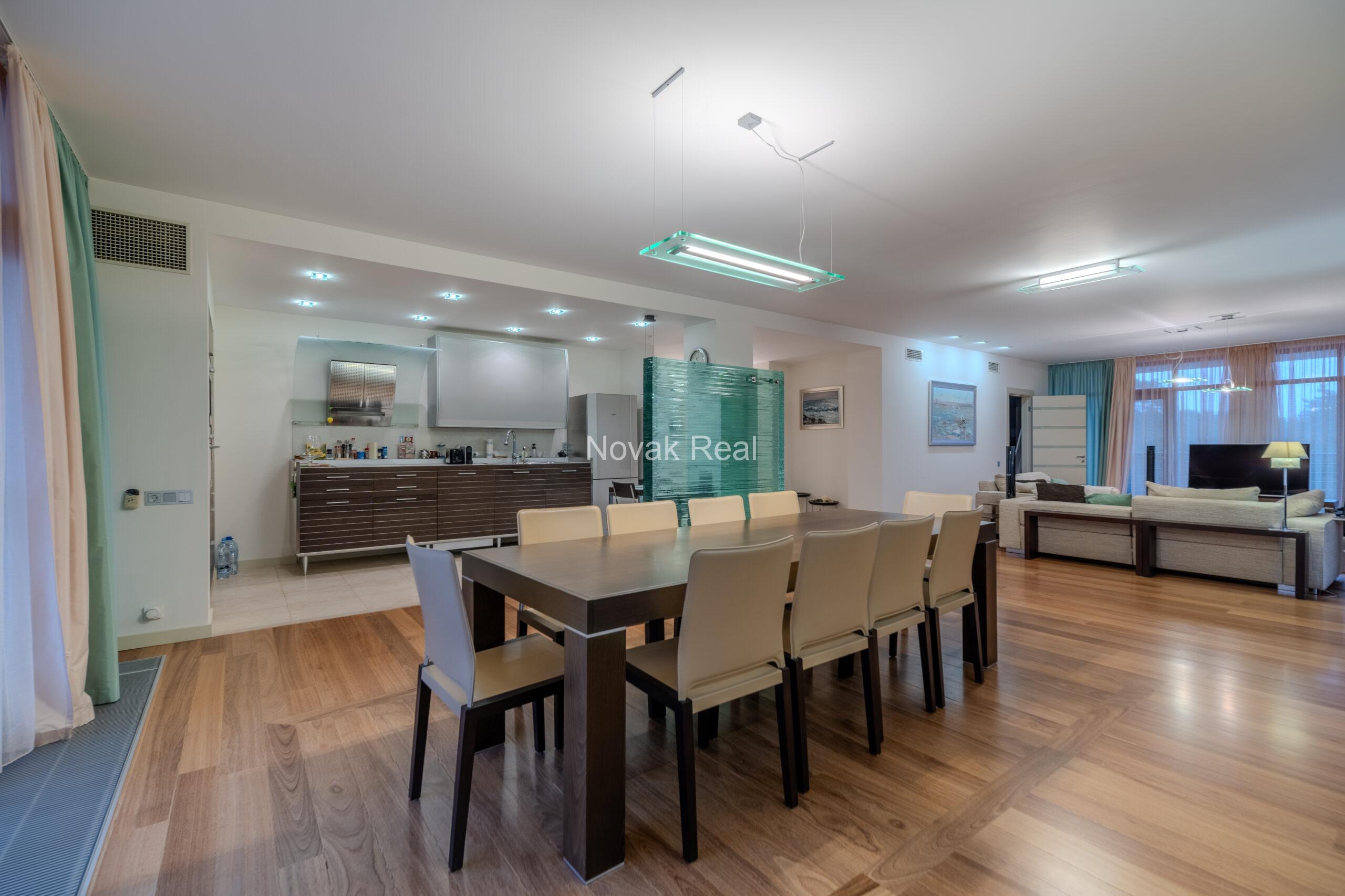In a quiet part of Jurmala, an excellent spacious apartment is for sale on the 1st line to the sea in the famous complex “Marienbad”