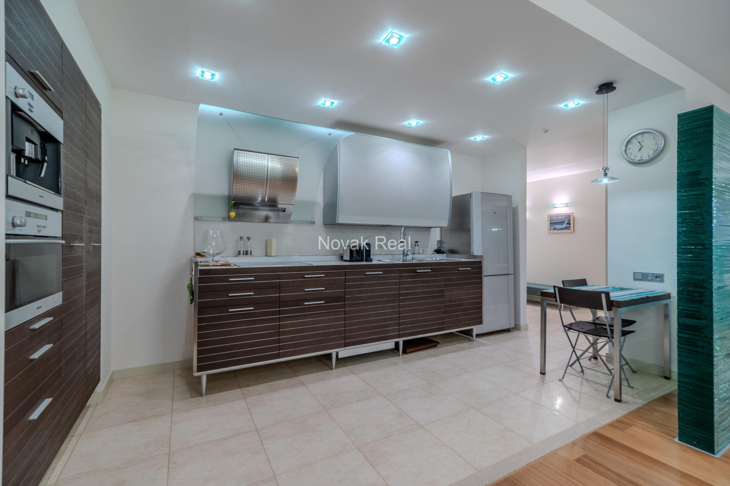 In a quiet part of Jurmala, an excellent spacious apartment is for sale on the 1st line to the sea in the famous complex “Marienbad”