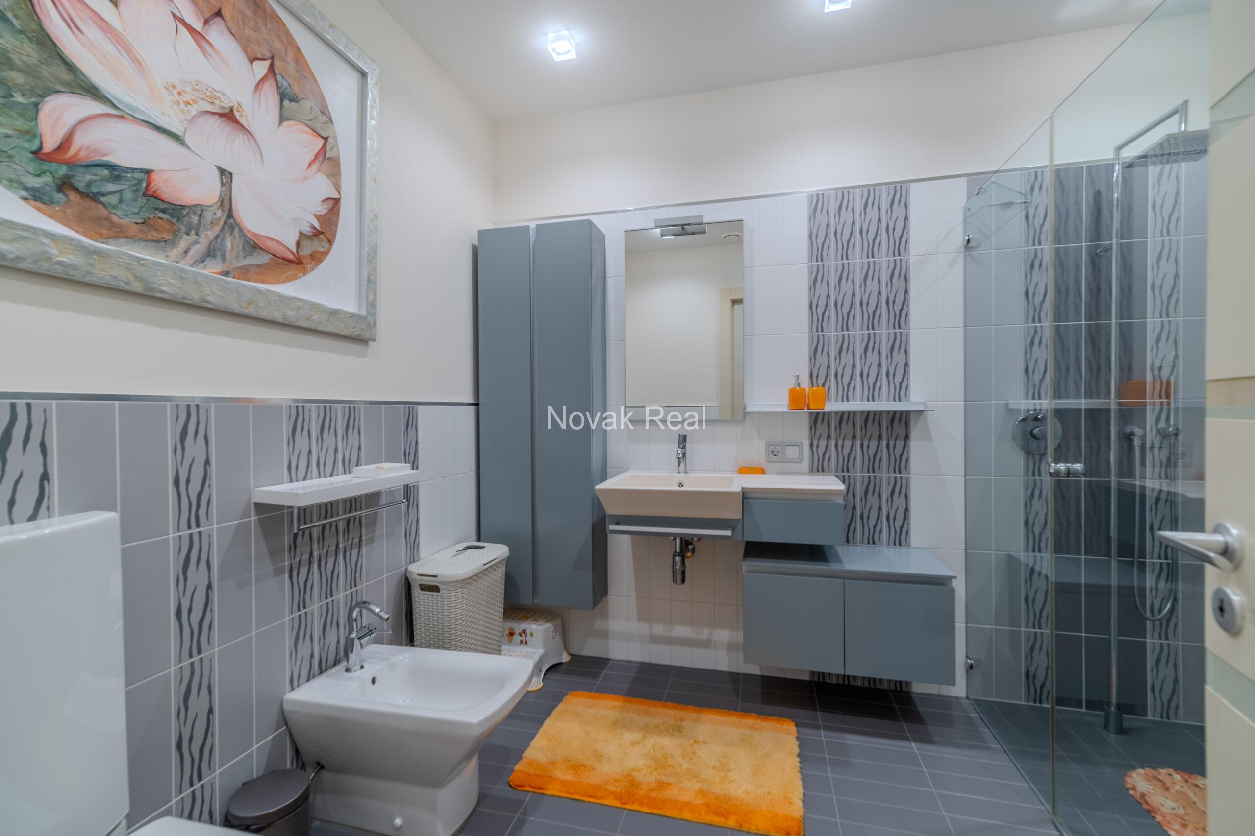 In a quiet part of Jurmala, an excellent spacious apartment is for sale on the 1st line to the sea in the famous complex “Marienbad”