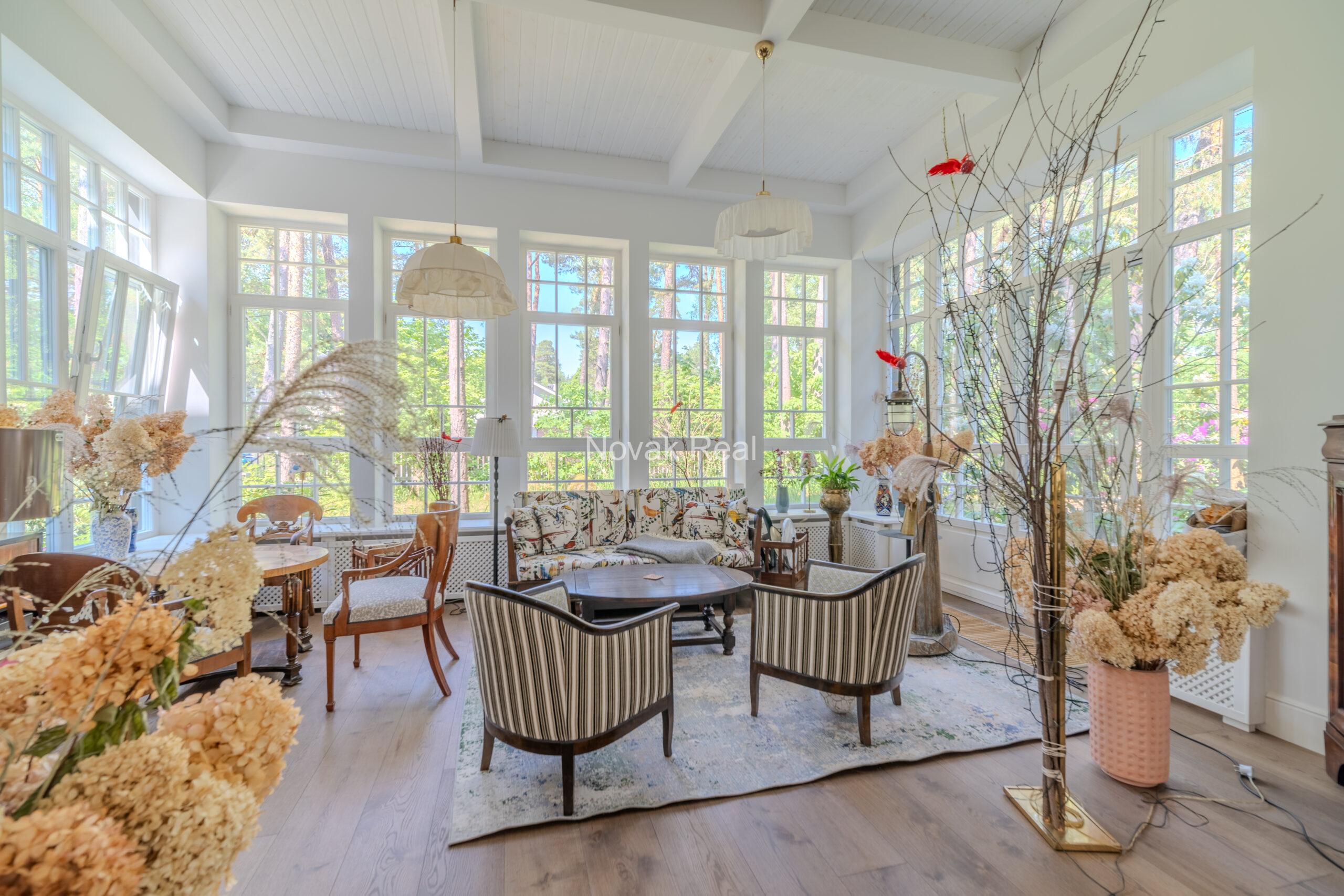 An elegant newly built villa is offered for sale in Jurmala, Lielupe, located near the sea and Ragakāpa Nature Park