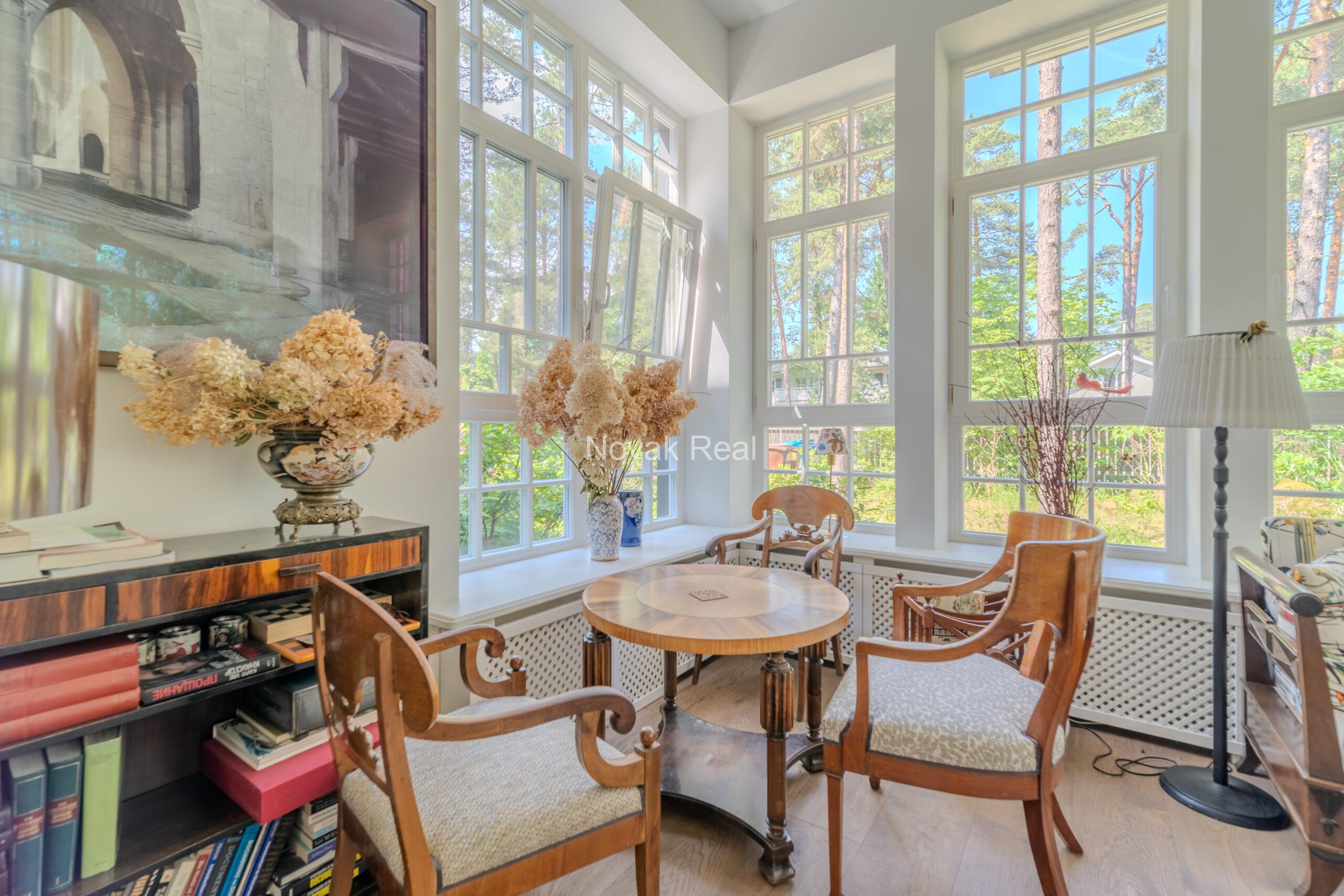 An elegant newly built villa is offered for sale in Jurmala, Lielupe, located near the sea and Ragakāpa Nature Park