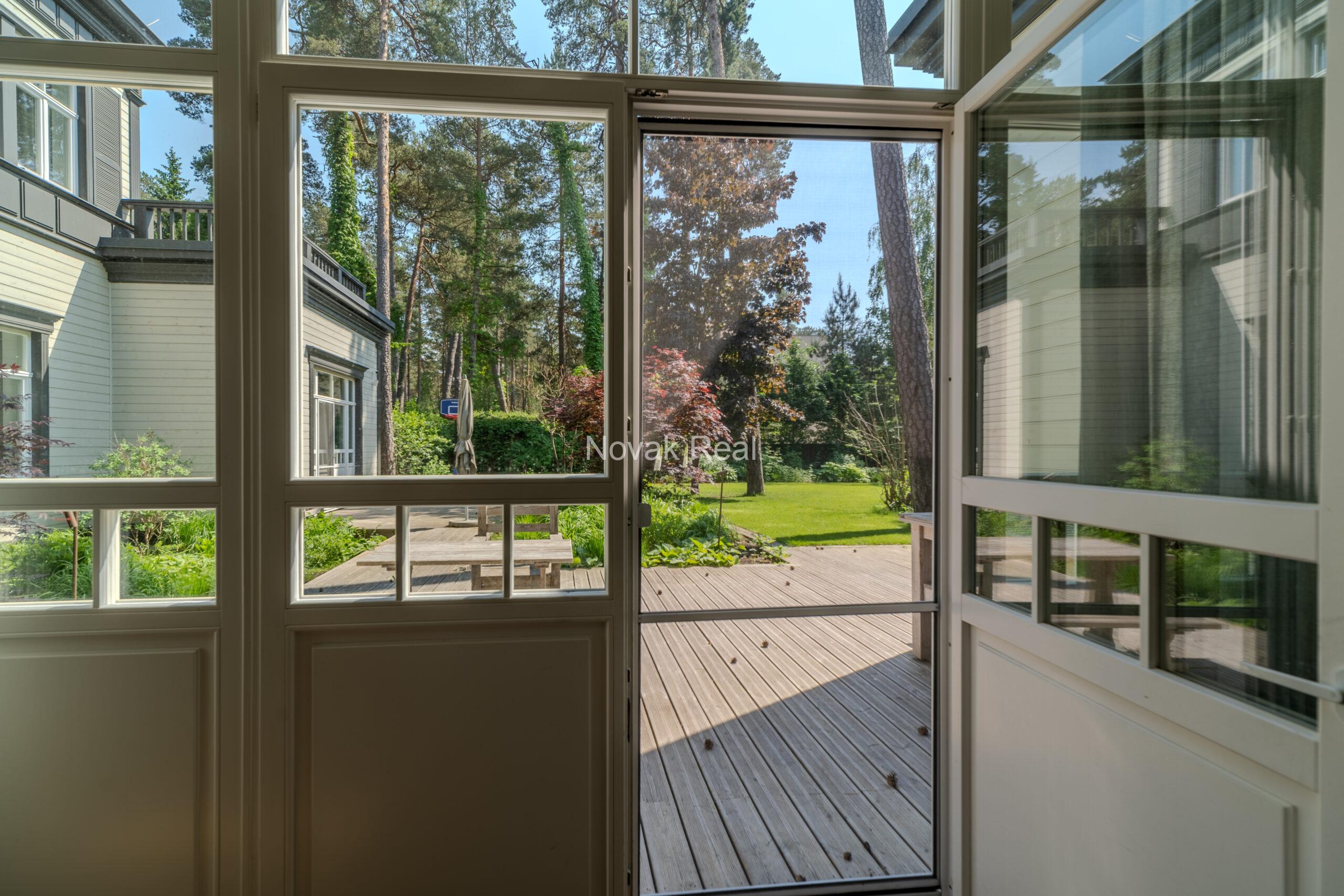 An elegant newly built villa is offered for sale in Jurmala, Lielupe, located near the sea and Ragakāpa Nature Park