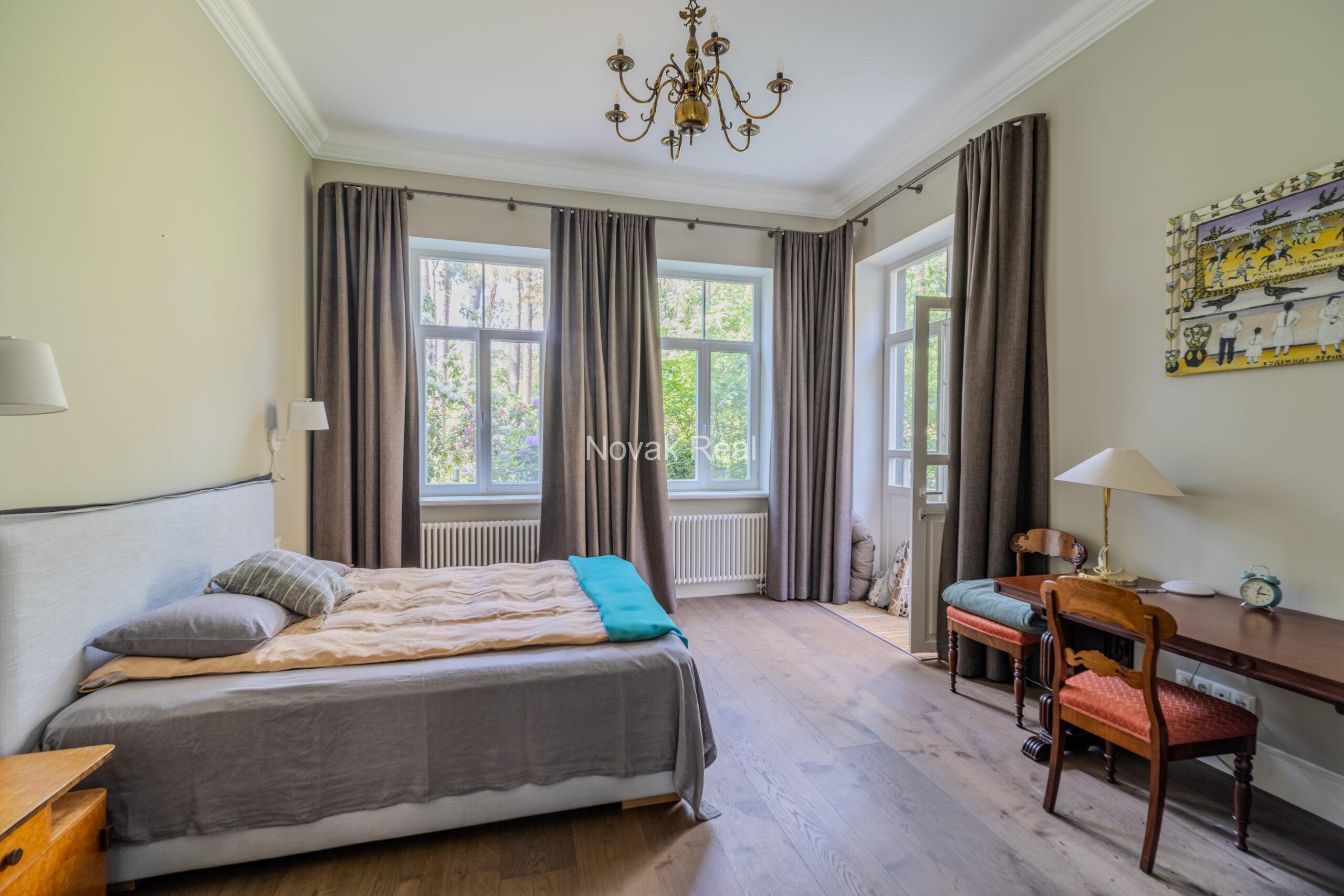 An elegant newly built villa is offered for sale in Jurmala, Lielupe, located near the sea and Ragakāpa Nature Park
