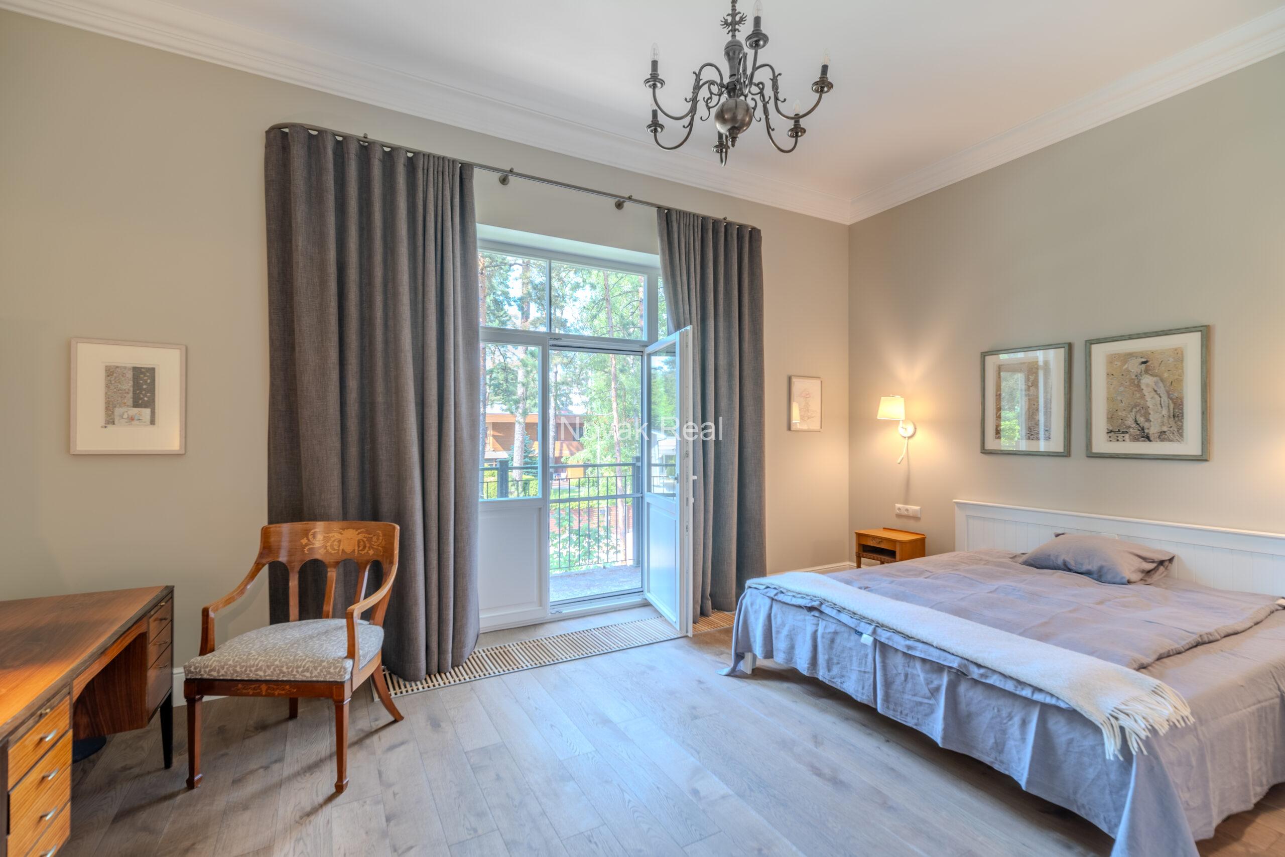 An elegant newly built villa is offered for sale in Jurmala, Lielupe, located near the sea and Ragakāpa Nature Park