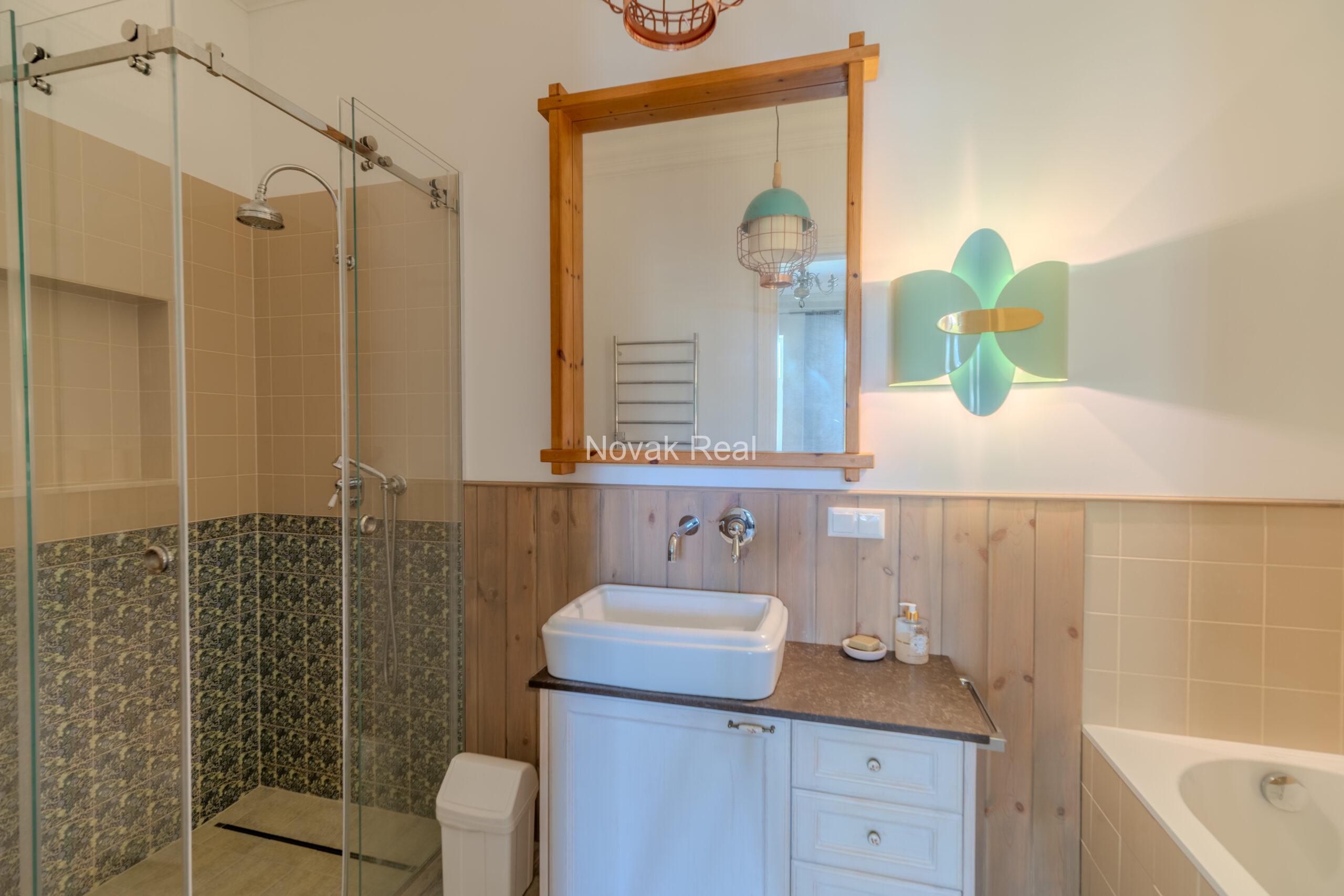 An elegant newly built villa is offered for sale in Jurmala, Lielupe, located near the sea and Ragakāpa Nature Park