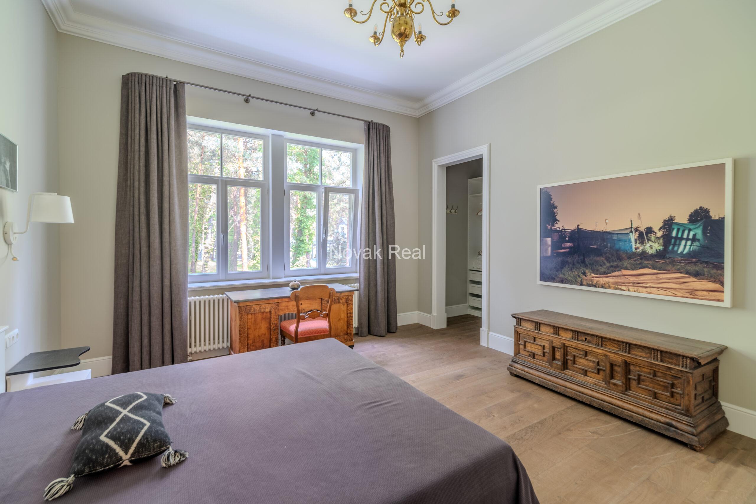 An elegant newly built villa is offered for sale in Jurmala, Lielupe, located near the sea and Ragakāpa Nature Park