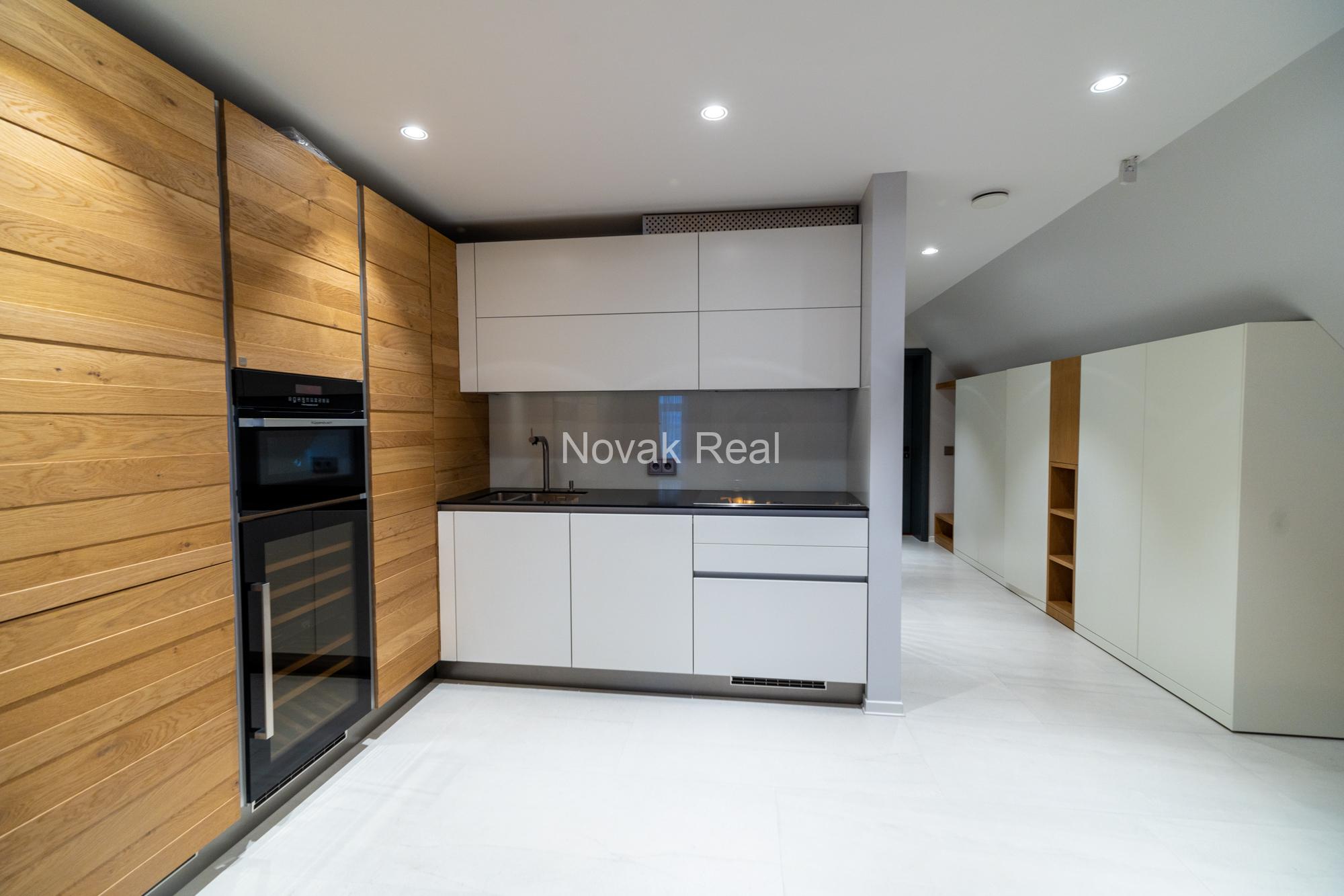 Luxury apartments are offered for rent in the Old Town