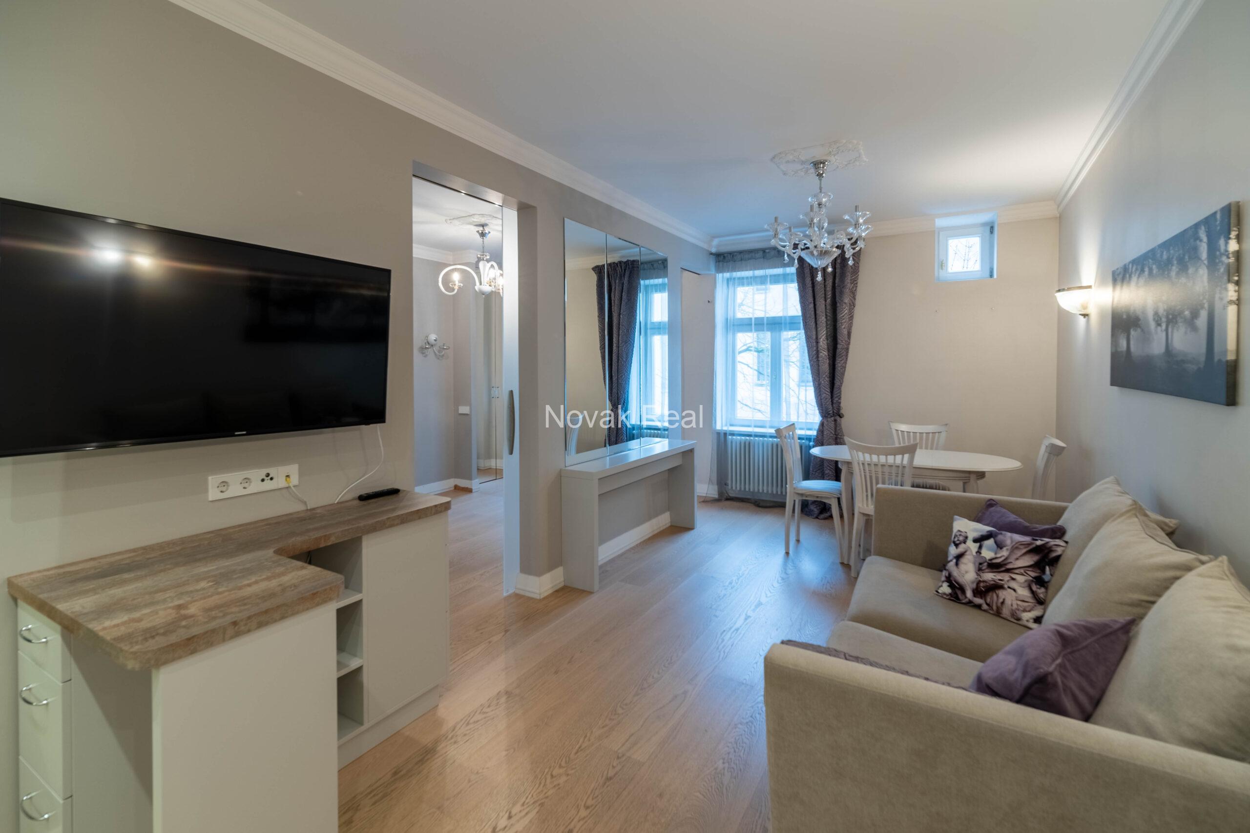 A bright and quiet apartment is offered for sale in the Quiet Centre