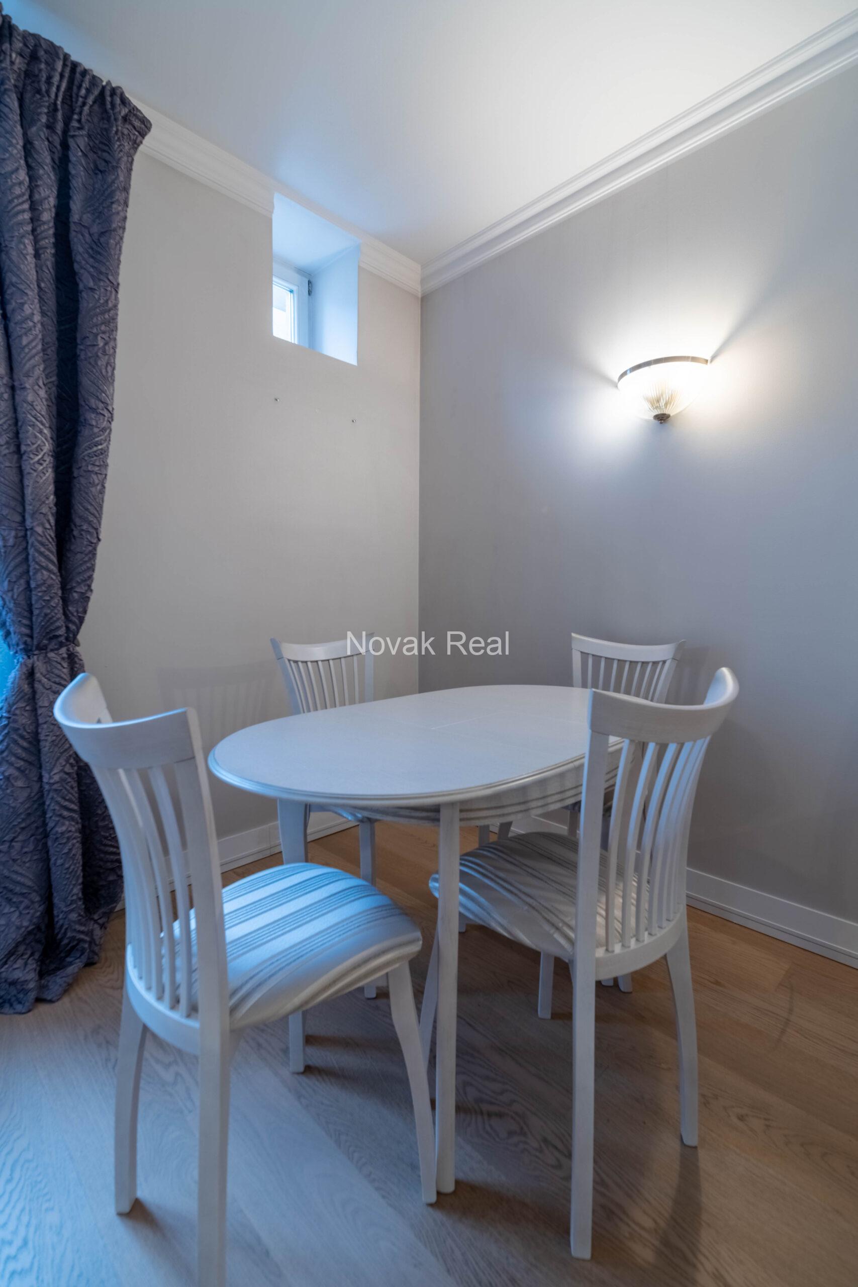 A bright and quiet apartment is offered for sale in the Quiet Centre