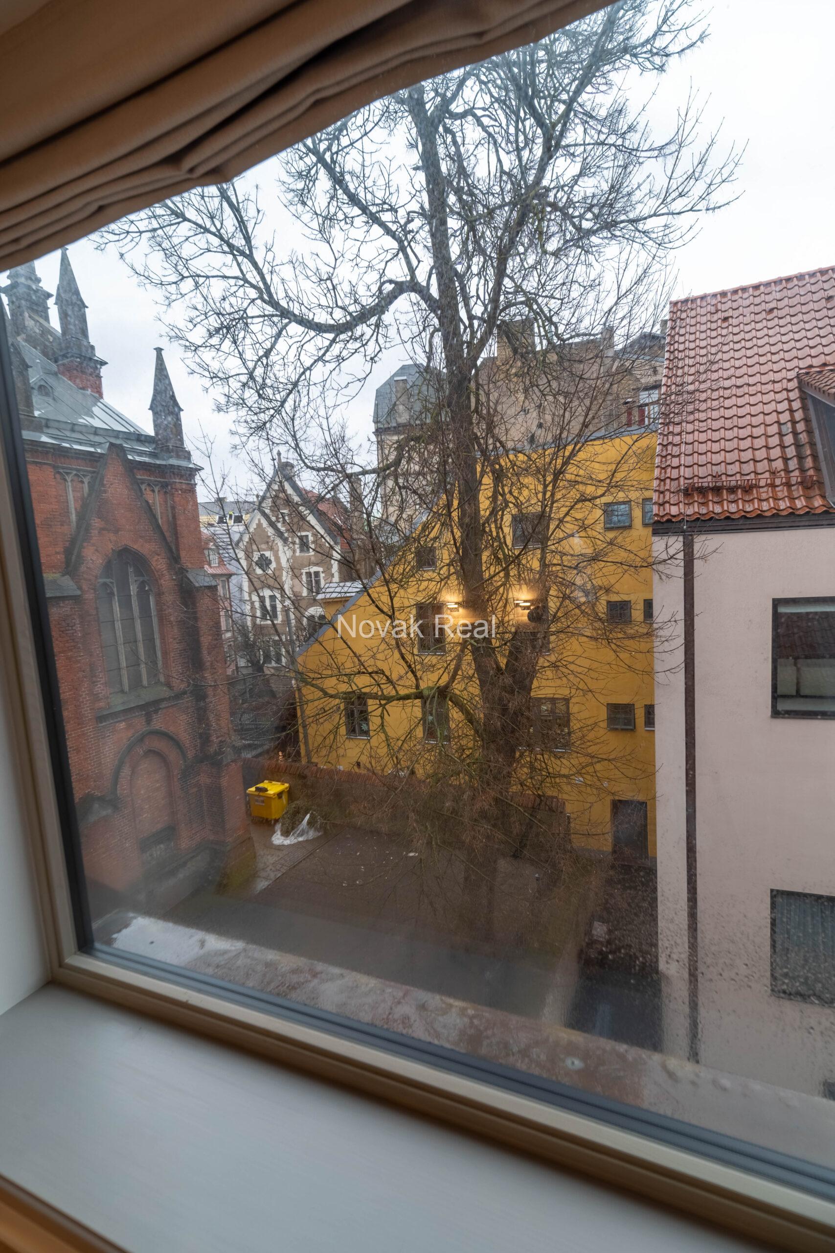 Luxury apartments are offered in the Old Town, located on the 4th floor of a newly renovated building