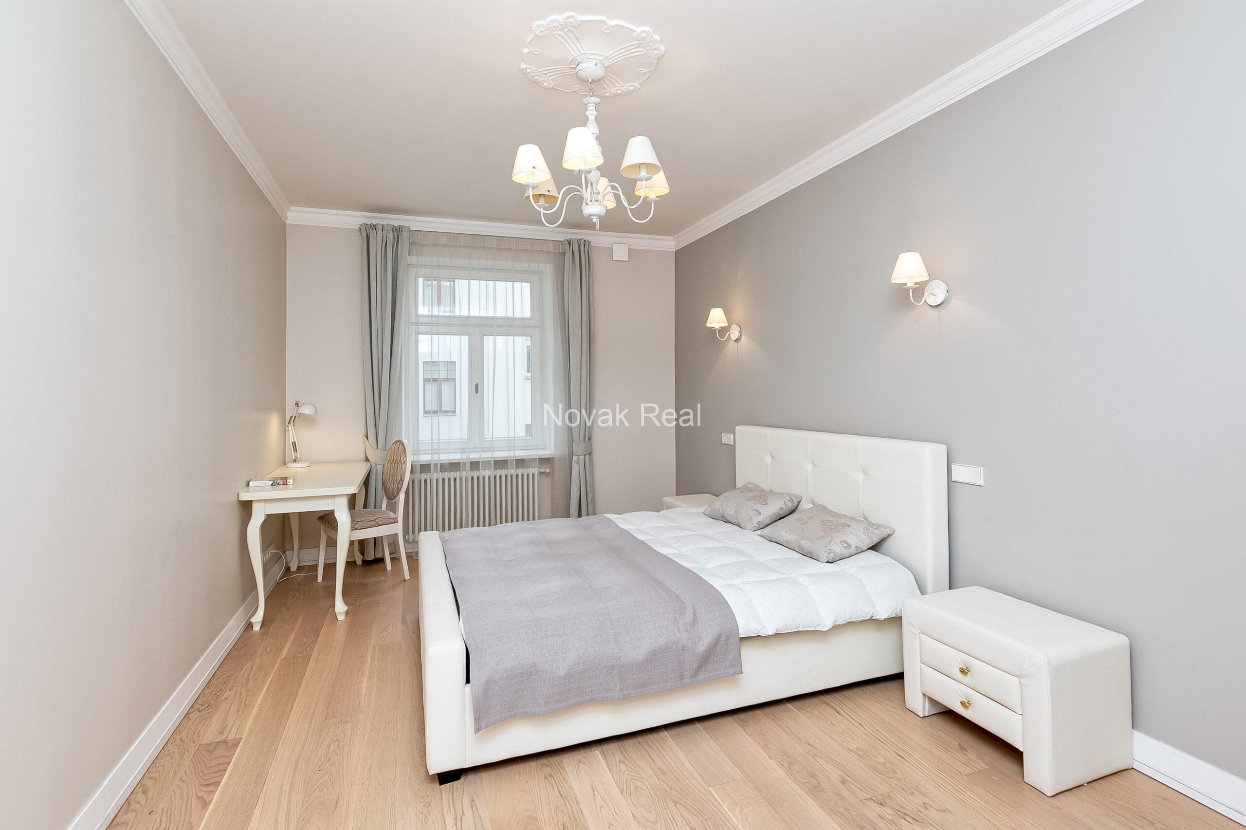 A bright and quiet apartment is available for rent in the Quiet Centre