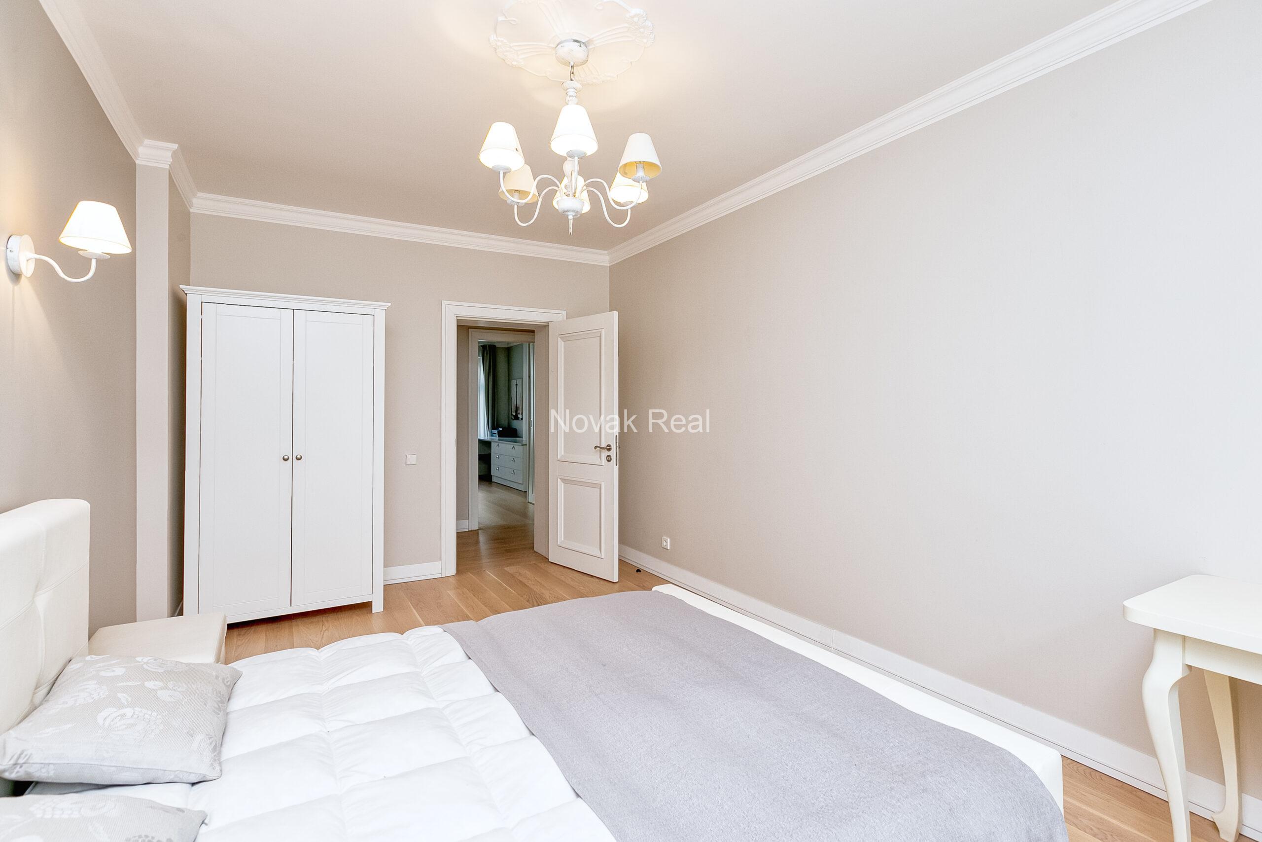 A bright and quiet apartment is available for rent in the Quiet Centre
