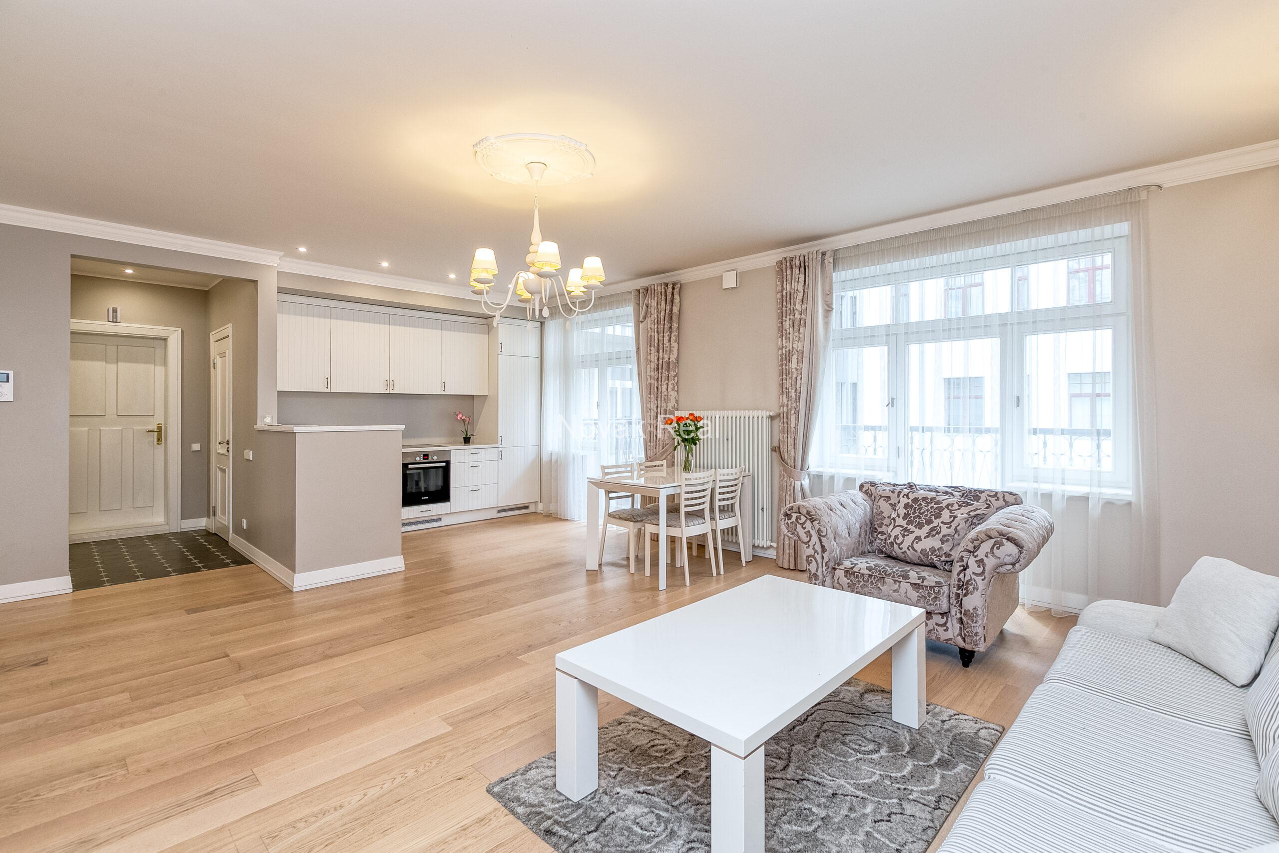A bright and quiet apartment is available for rent in the Quiet Centre