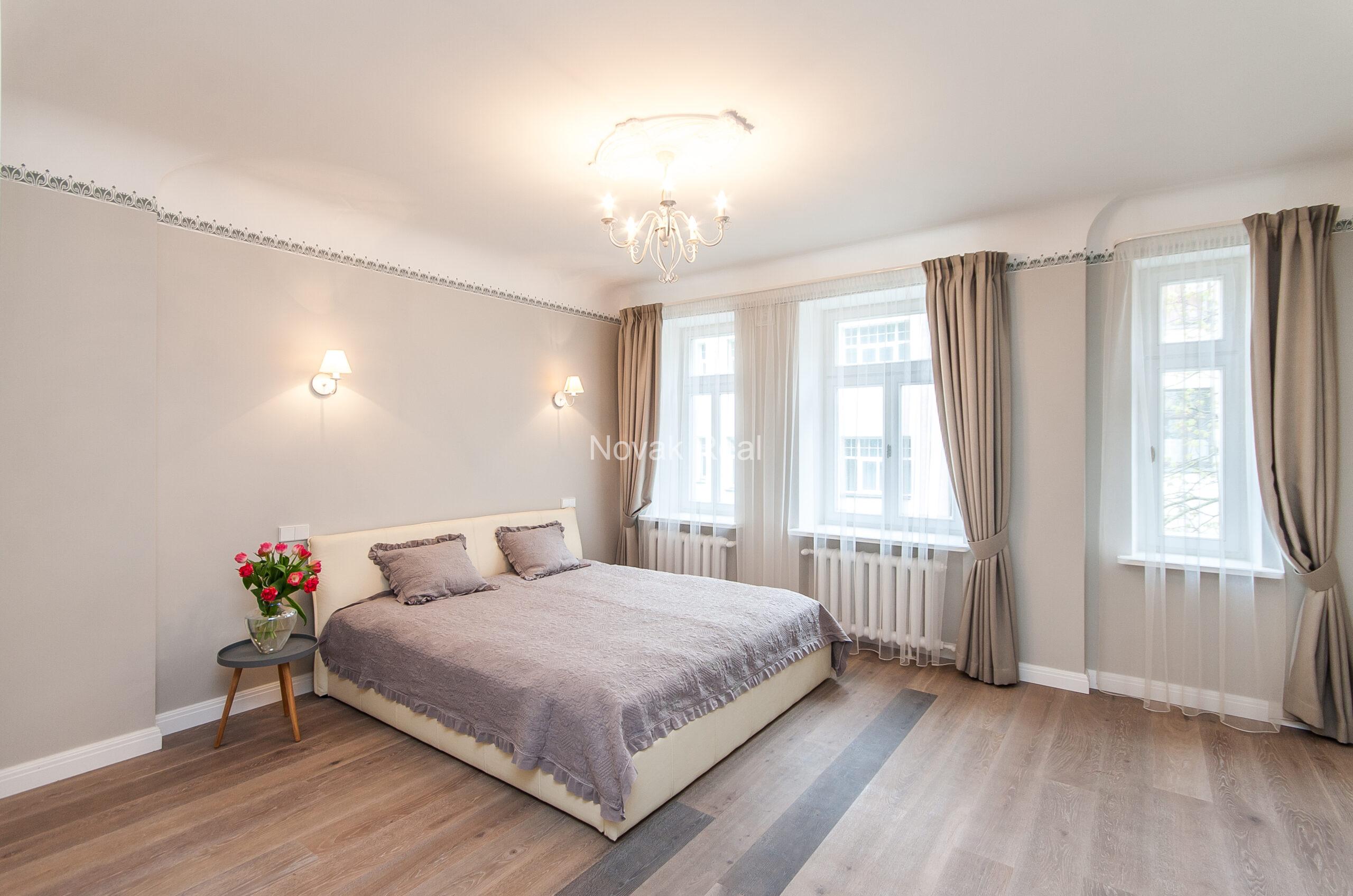 A bright and quiet apartment is available for rent in the Quiet Centre