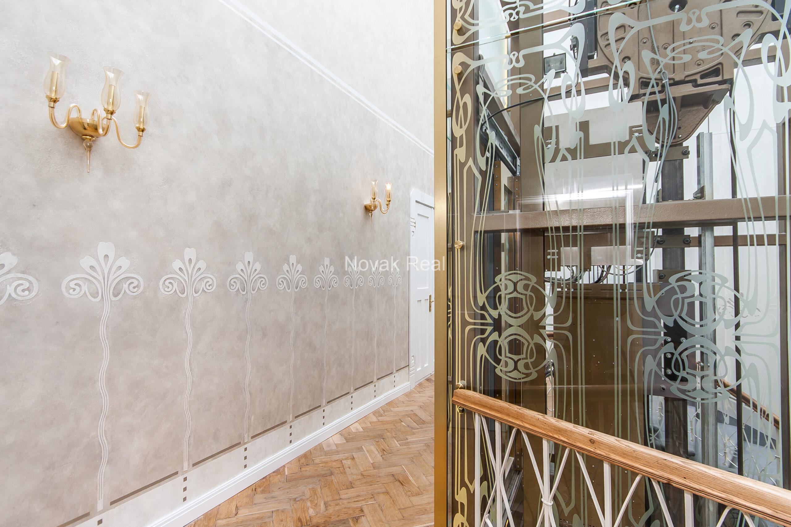 A bright and quiet apartment is available for rent in the Quiet Centre