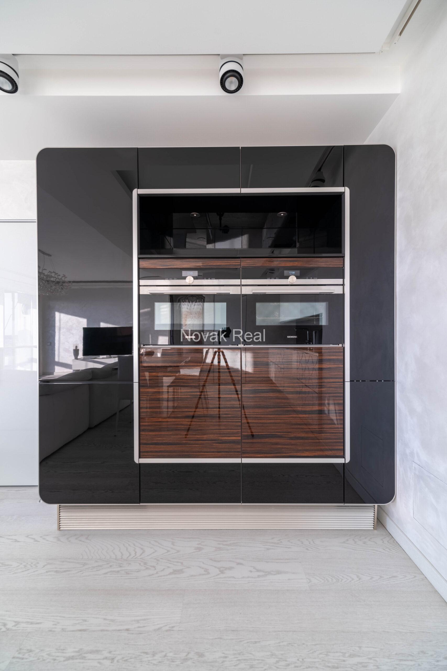 In the center of Riga, in the new modern project “Skanstes virsotnes” a designer sunny apartment is for rent